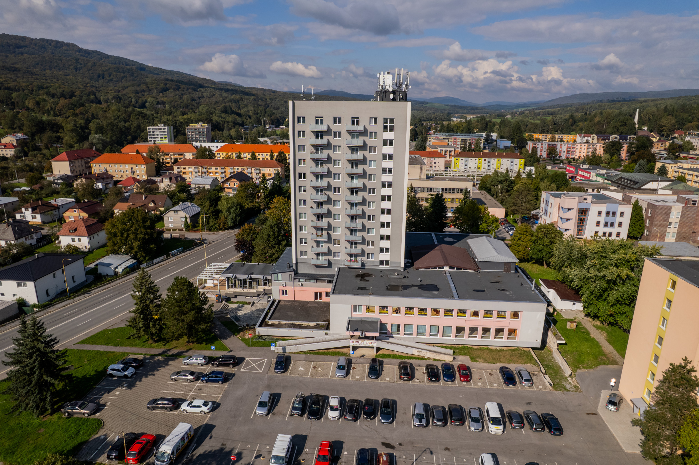 Polyfunkčný objekt s bytovou a komerčnou časťou so stabilným cashflow ideálny na investíciu v meste Svidník.