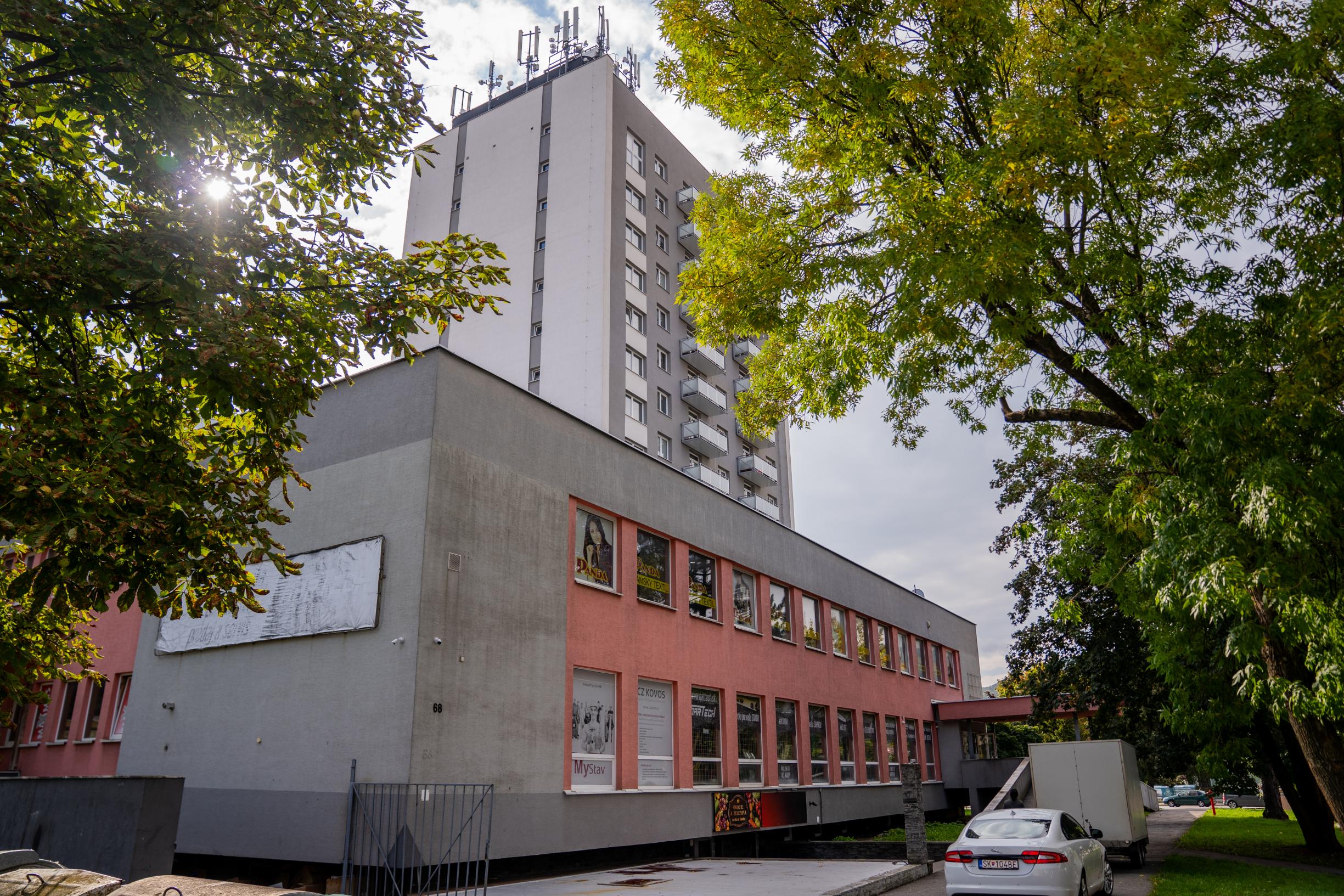 Polyfunkčný objekt s bytovou a komerčnou časťou so stabilným cashflow ideálny na investíciu v meste Svidník.