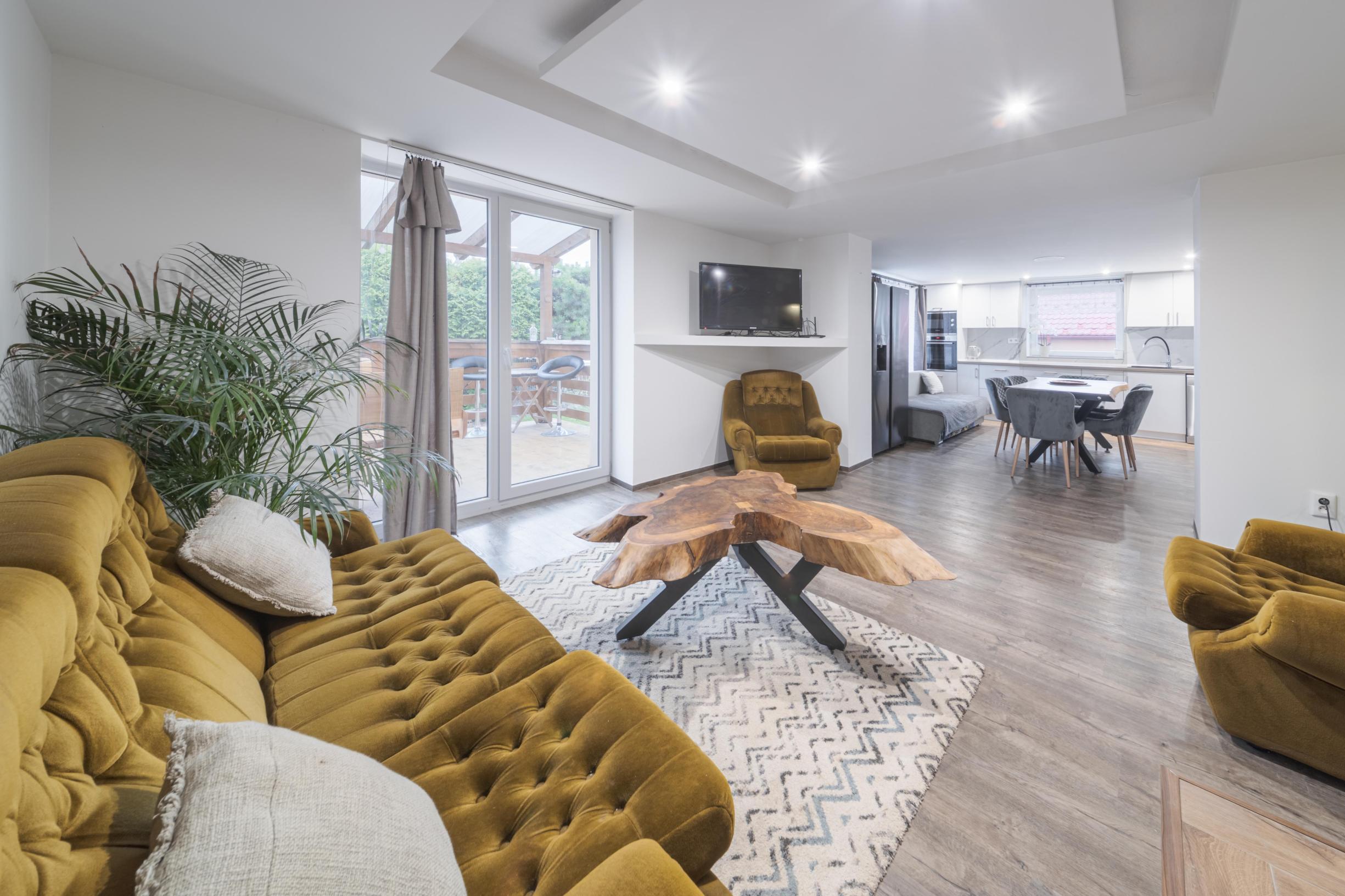 Moderný 3i rodinný dom na prenájom, 16 km od mesta Košice,  medzi diaľnicou Košice – Prešov.