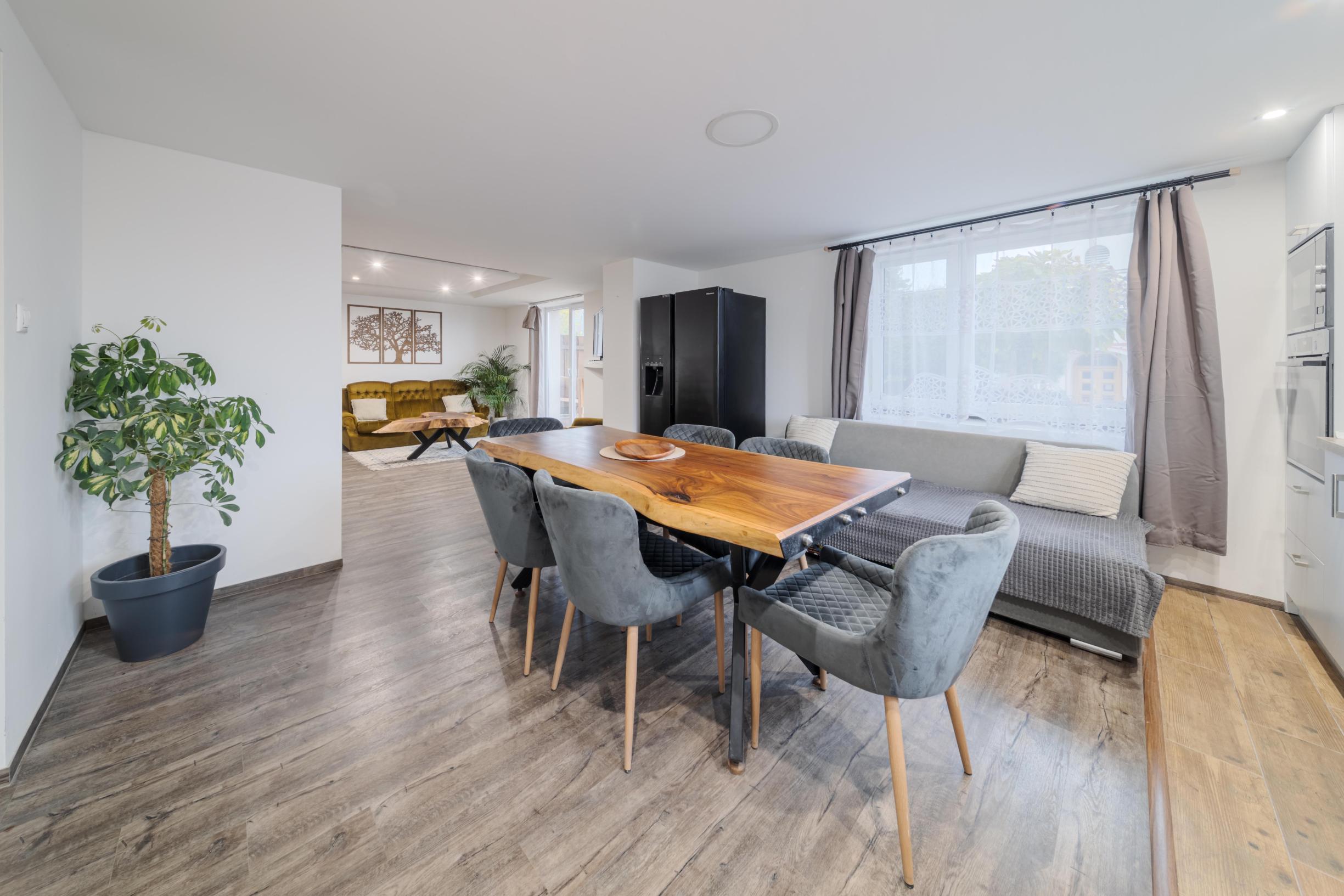 Moderný 3i rodinný dom na prenájom, 16 km od mesta Košice,  medzi diaľnicou Košice – Prešov.