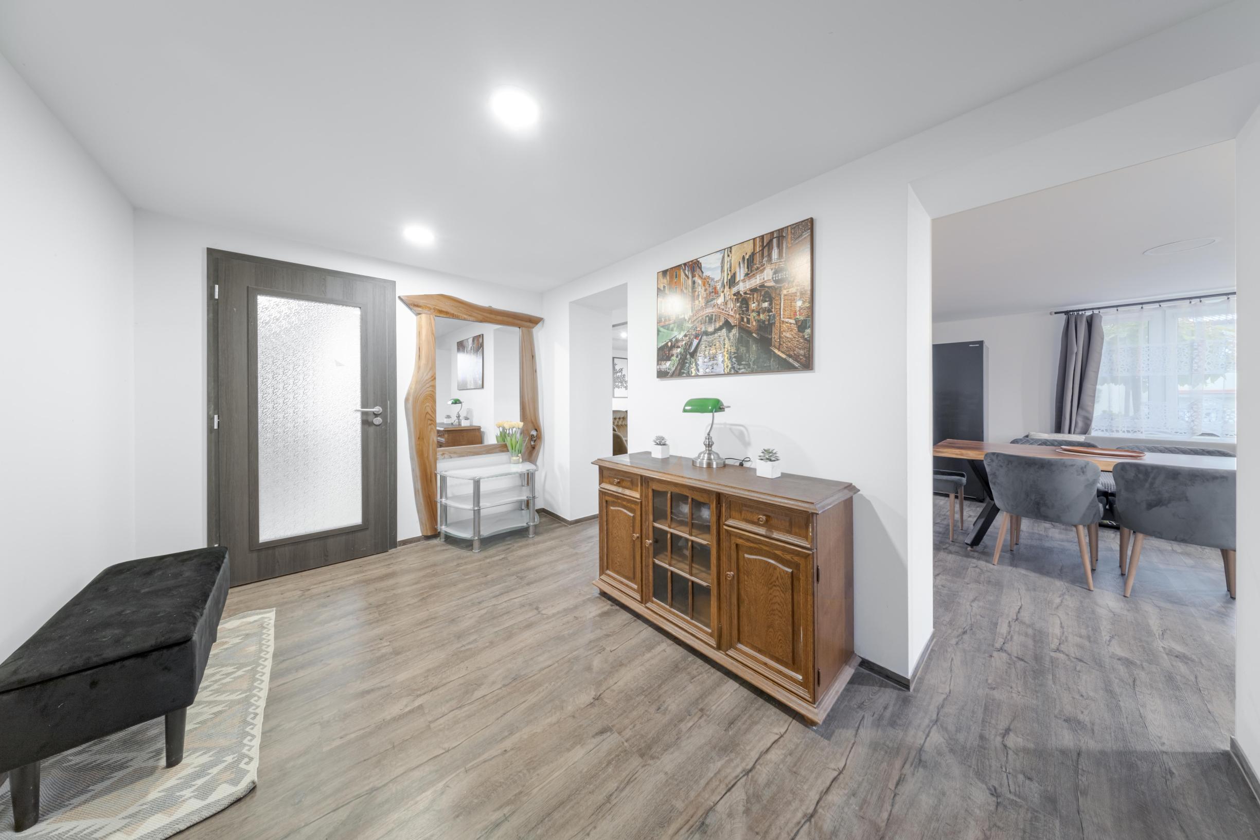 Moderný 3i rodinný dom na prenájom, 16 km od mesta Košice,  medzi diaľnicou Košice – Prešov.