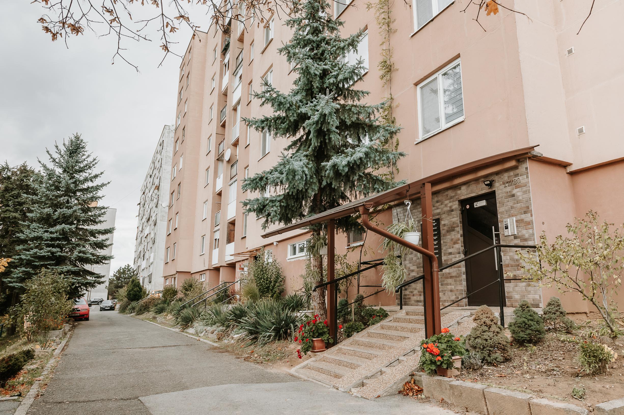 Ponúkame na PREDAJ 3-izbový byt blízko centra mesta Vranov nad Topľou