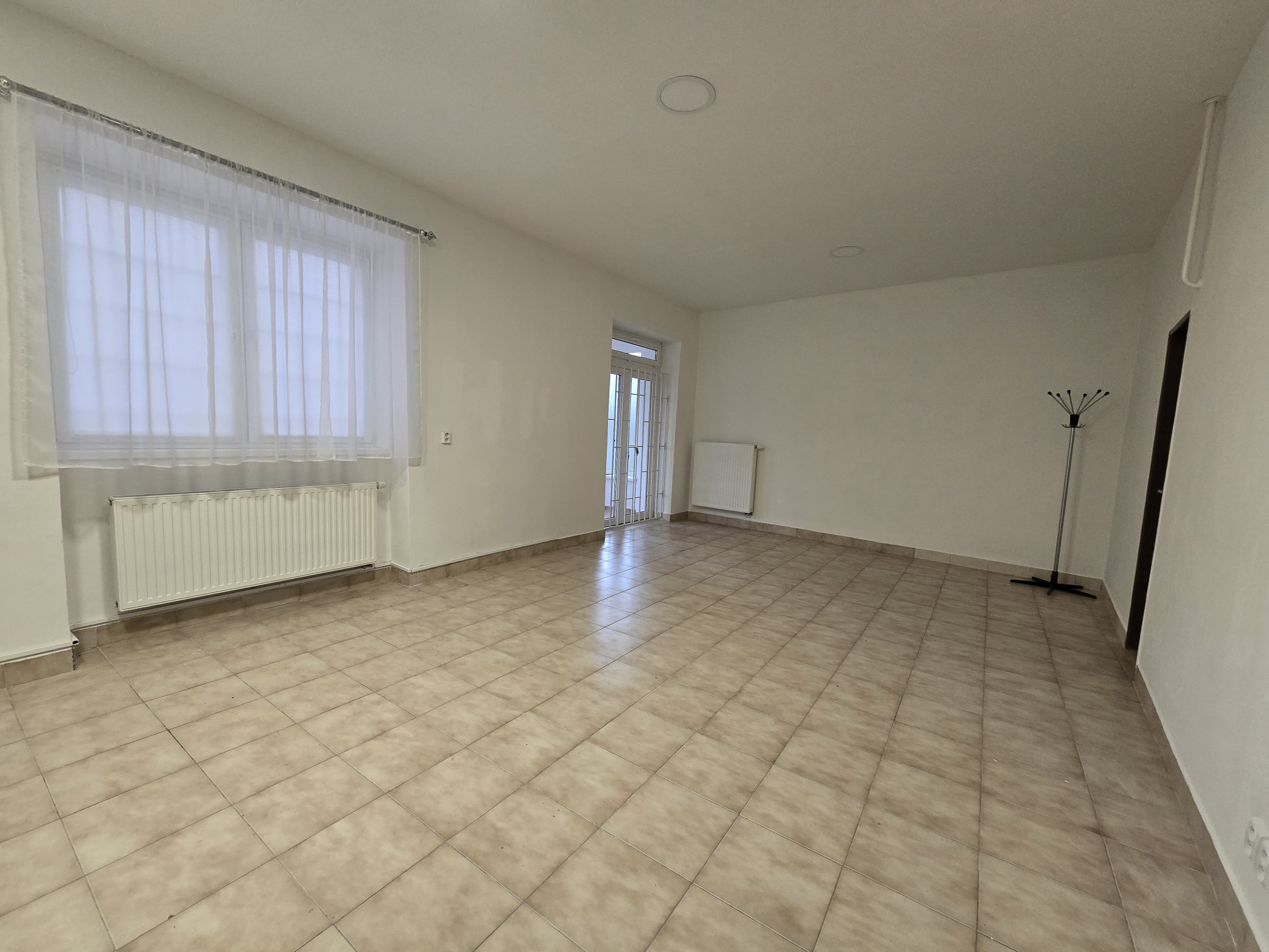 Exkluzívne na prenájom priestory v Poprad – Matejovciach, ul. Allendeho na účely podnikania alebo prevádzky