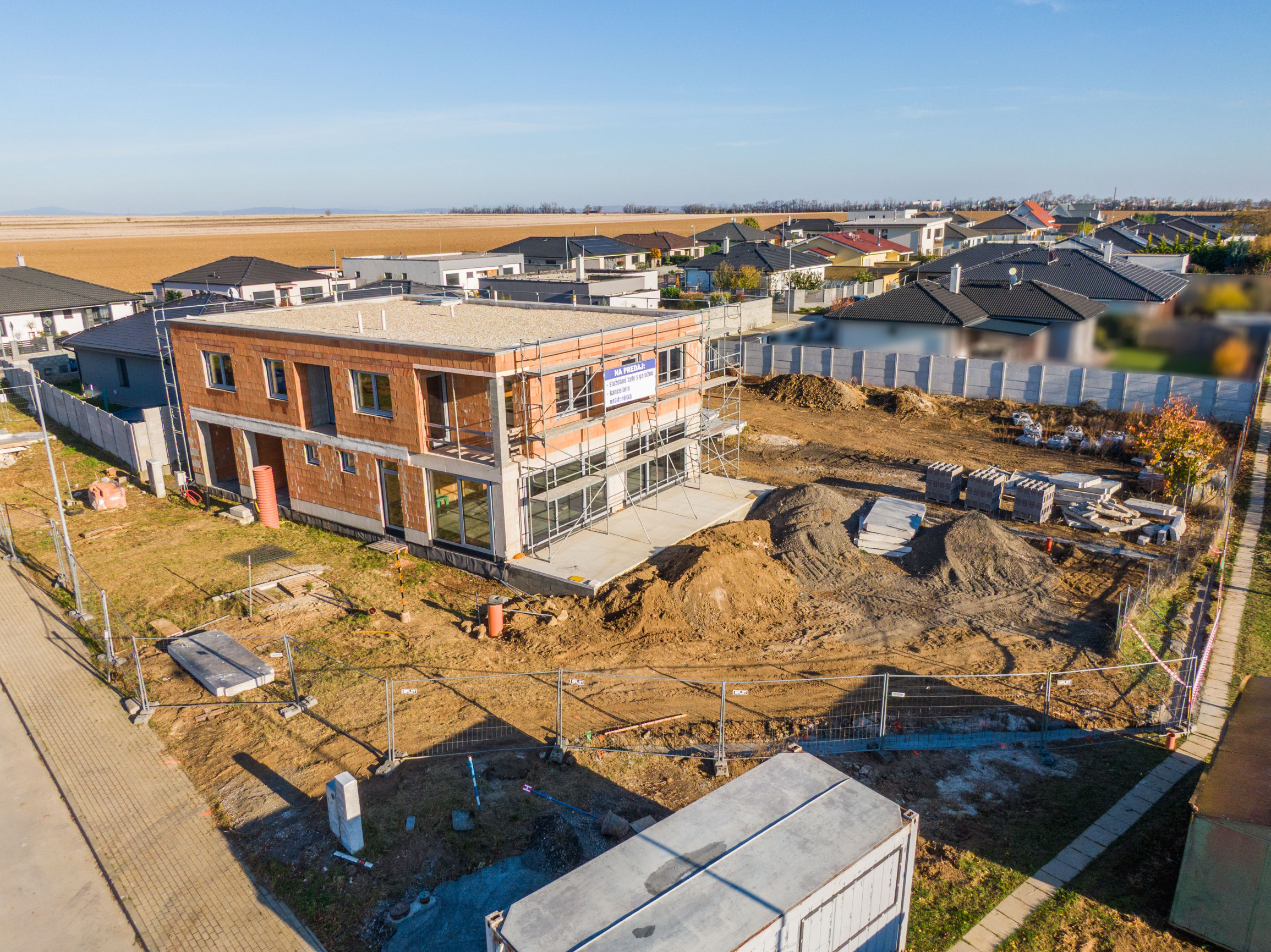 PREDAJ POLYFUNKČNEJ NOVOSTAVBY: JEDINEČNÉ SPOJENIE PODNIKANIA S MOŽNOSŤOU BÝVANIA