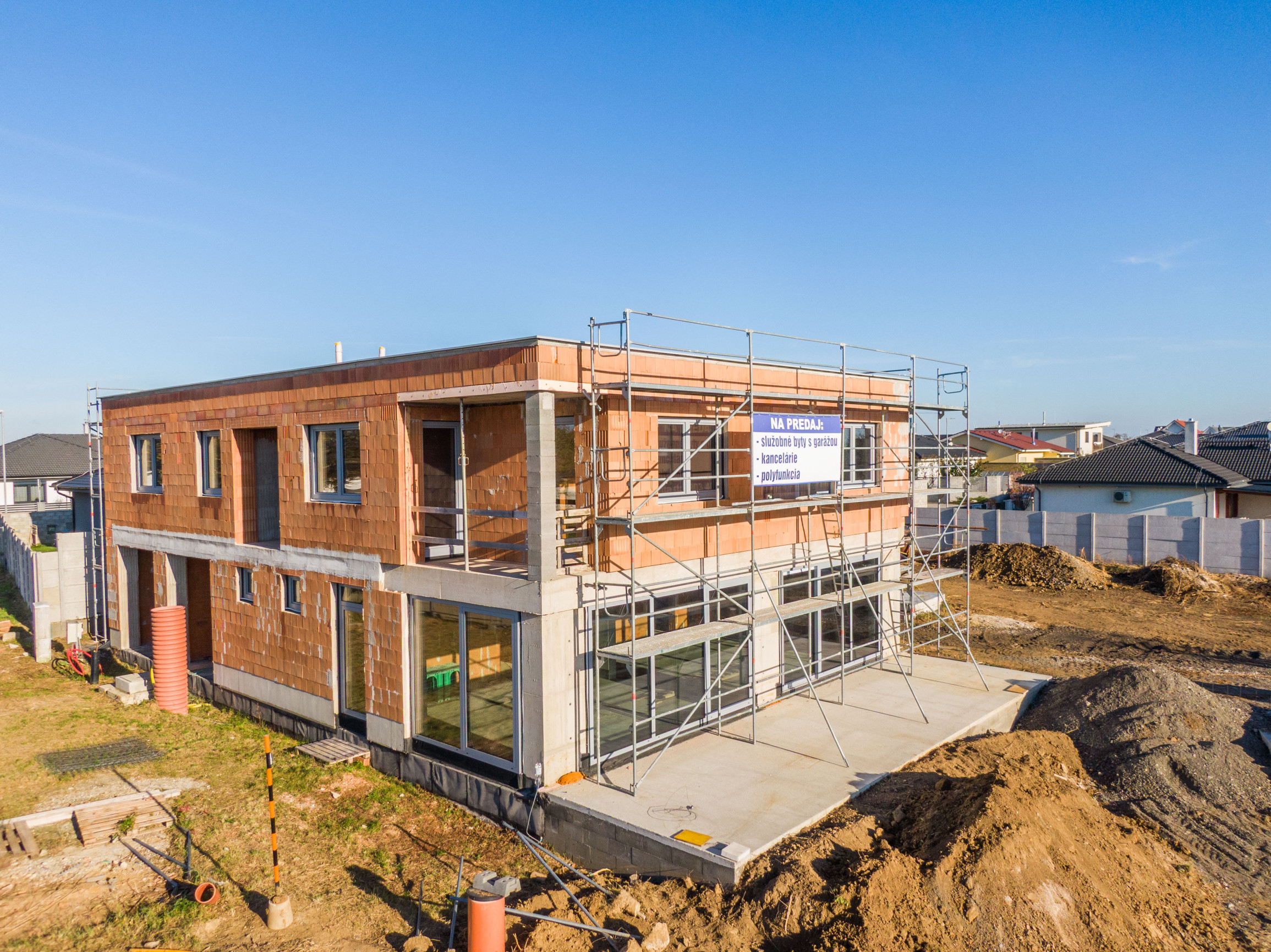 PREDAJ POLYFUNKČNEJ NOVOSTAVBY: JEDINEČNÉ SPOJENIE PODNIKANIA S MOŽNOSŤOU BÝVANIA