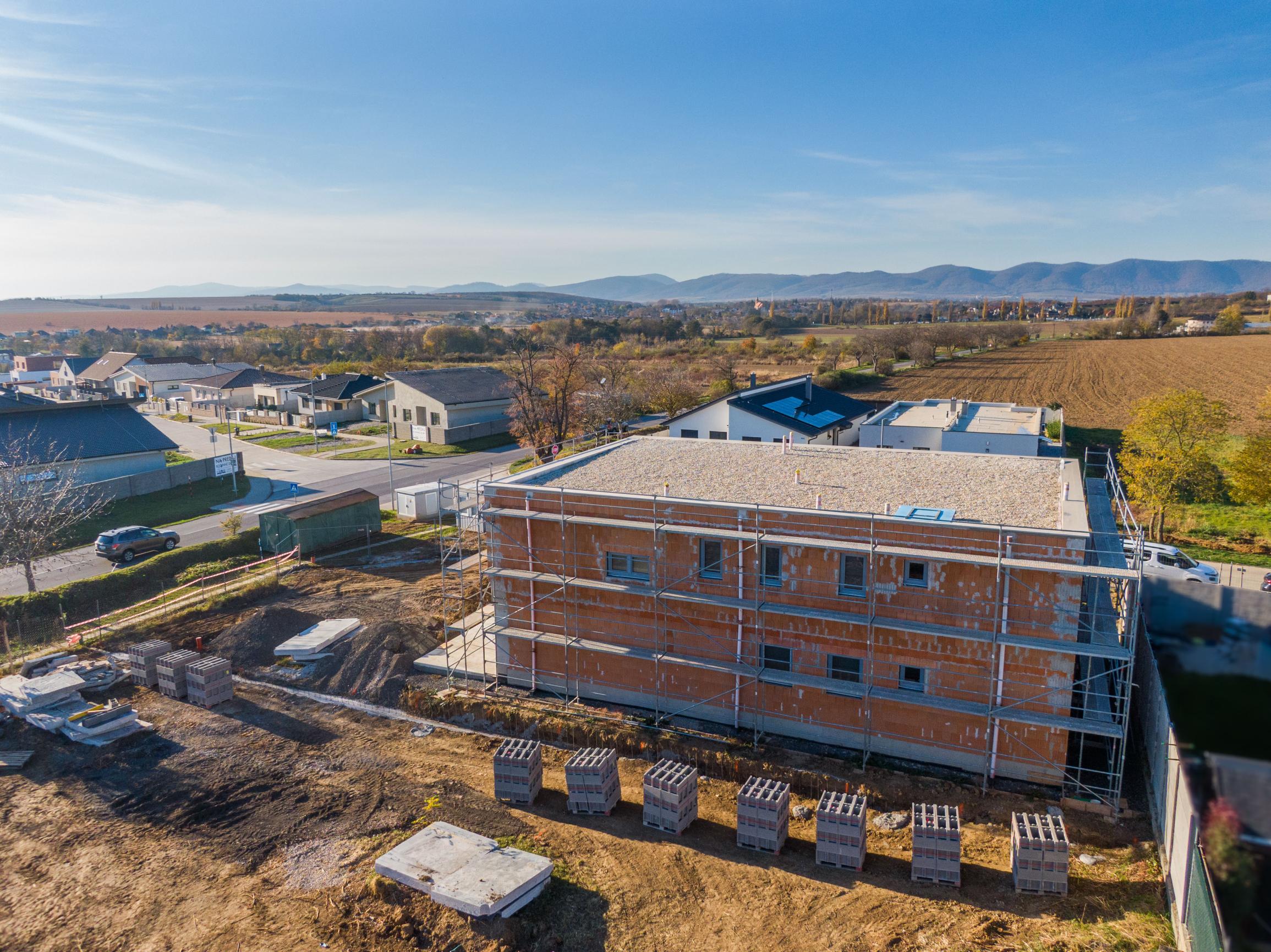 PREDAJ POLYFUNKČNEJ NOVOSTAVBY: JEDINEČNÉ SPOJENIE PODNIKANIA S MOŽNOSŤOU BÝVANIA