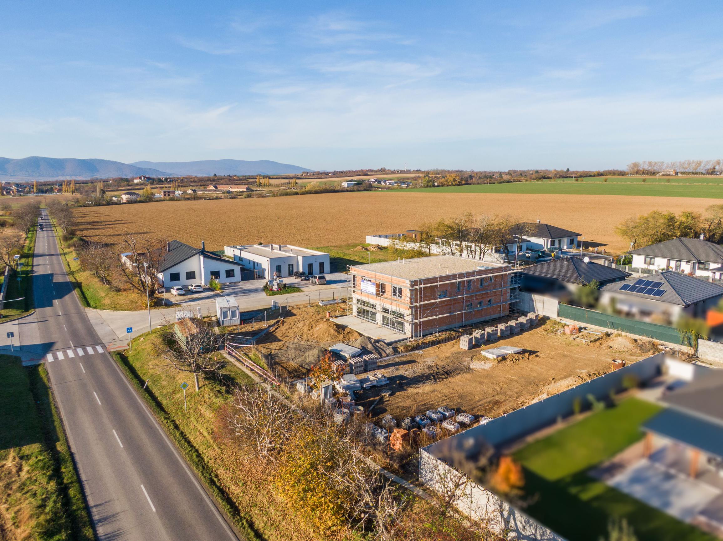 PREDAJ POLYFUNKČNEJ NOVOSTAVBY: JEDINEČNÉ SPOJENIE PODNIKANIA S MOŽNOSŤOU BÝVANIA