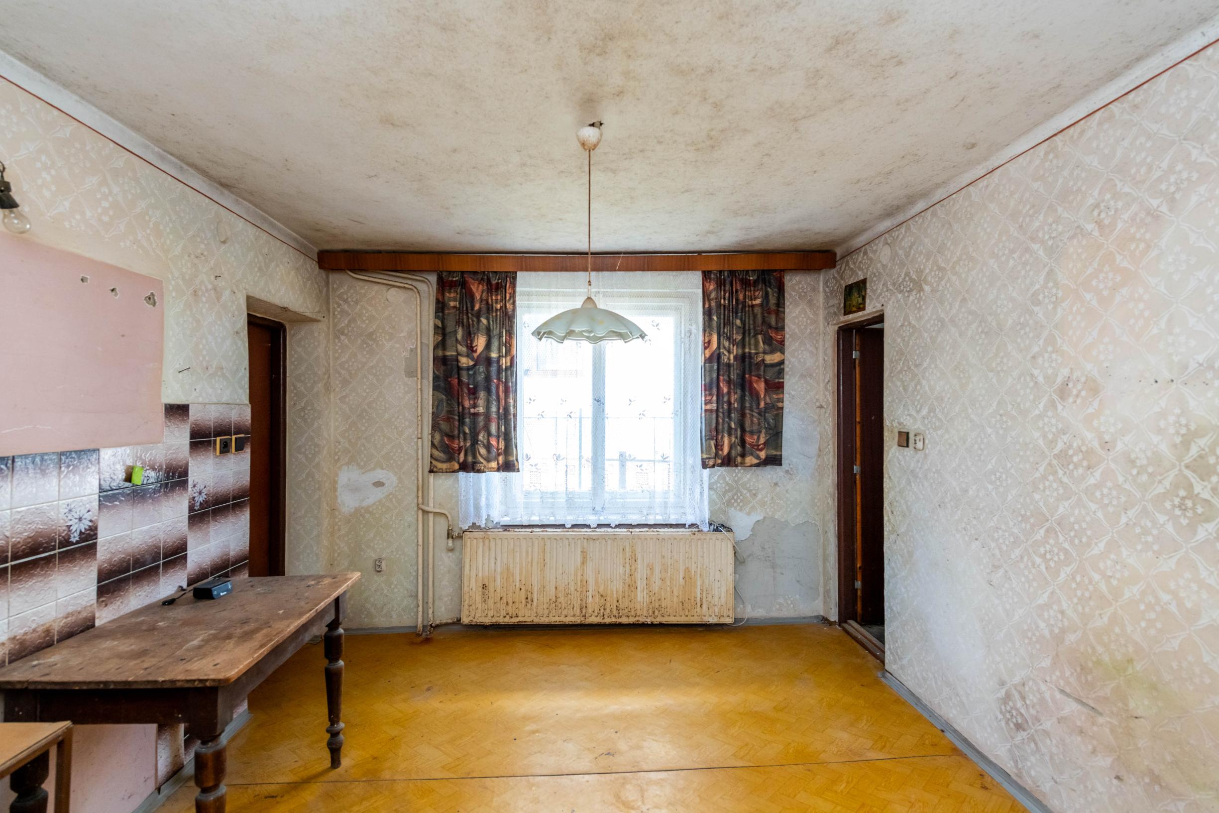 Exkluzívne na predaj rodinný dom v meste Humenné časť Dubník.