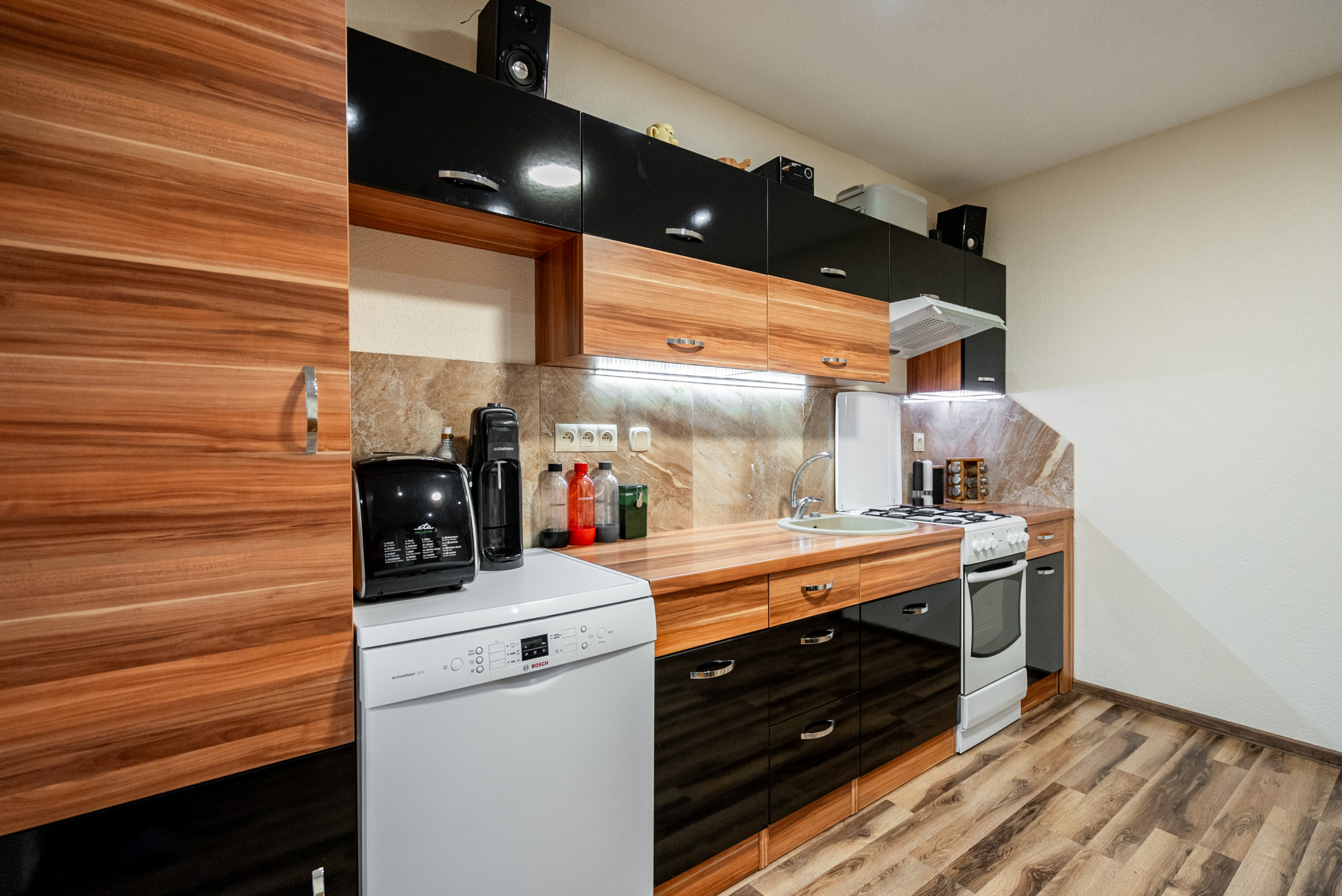 REZERVOVANÉ - Exkluzívne na predaj 4i byt po čiastočnej rekonštrukcií v Banskej Štiavnici