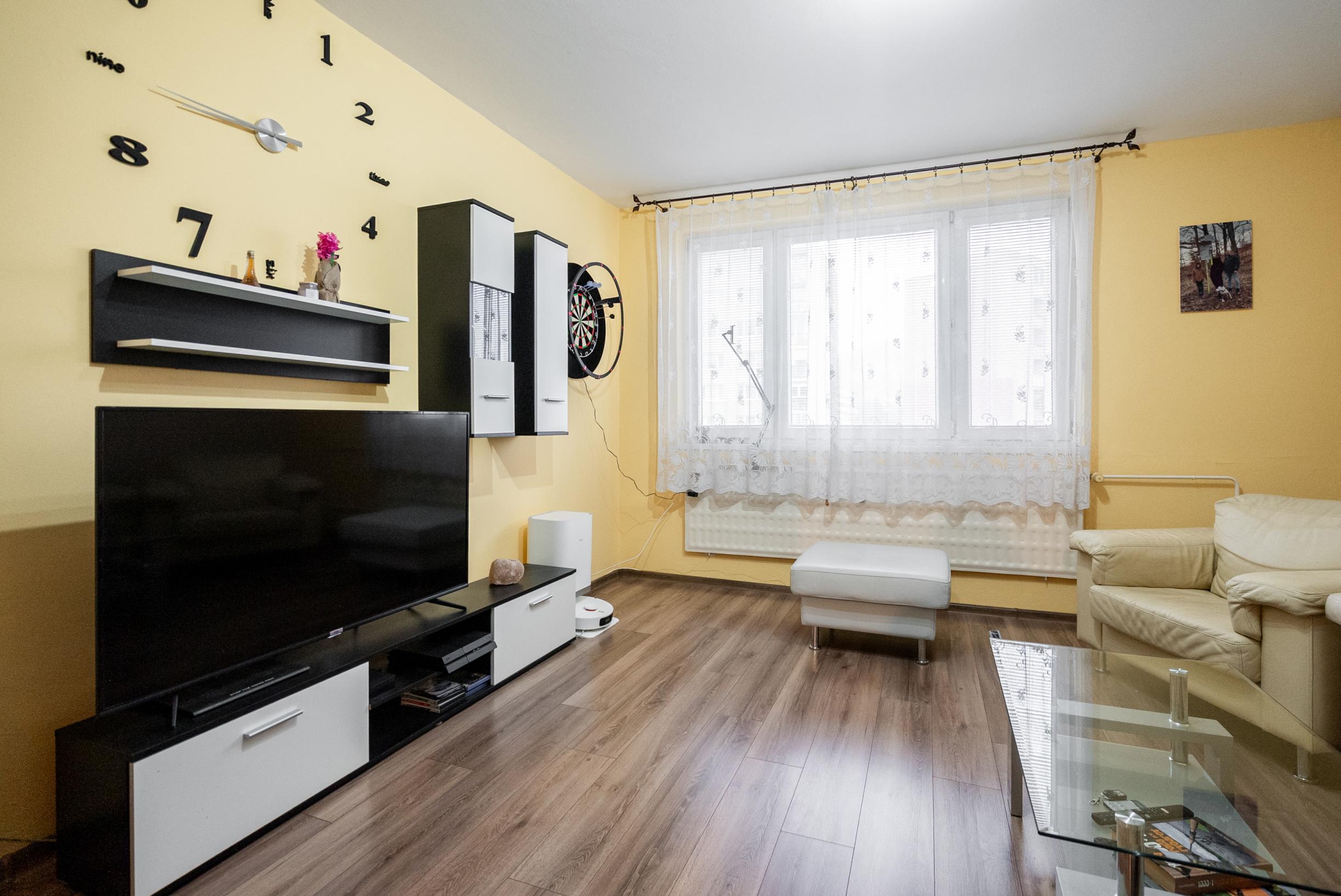 REZERVOVANÉ - Exkluzívne na predaj 4i byt po čiastočnej rekonštrukcií v Banskej Štiavnici