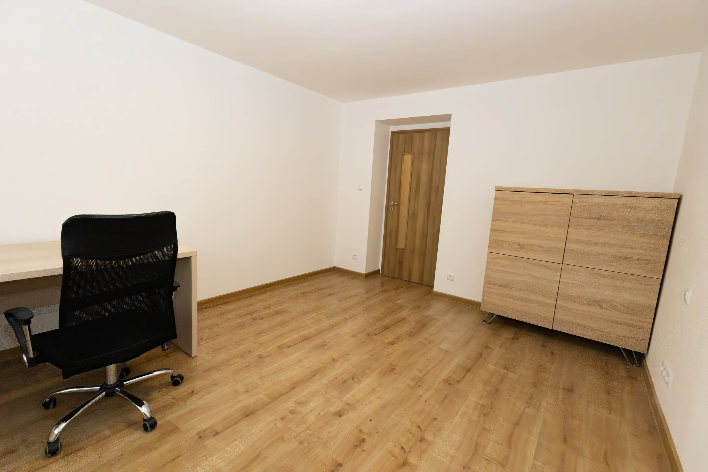 Exkluzívne Vám ponúkame na prenájom 2 izbový byt   v Humennom.