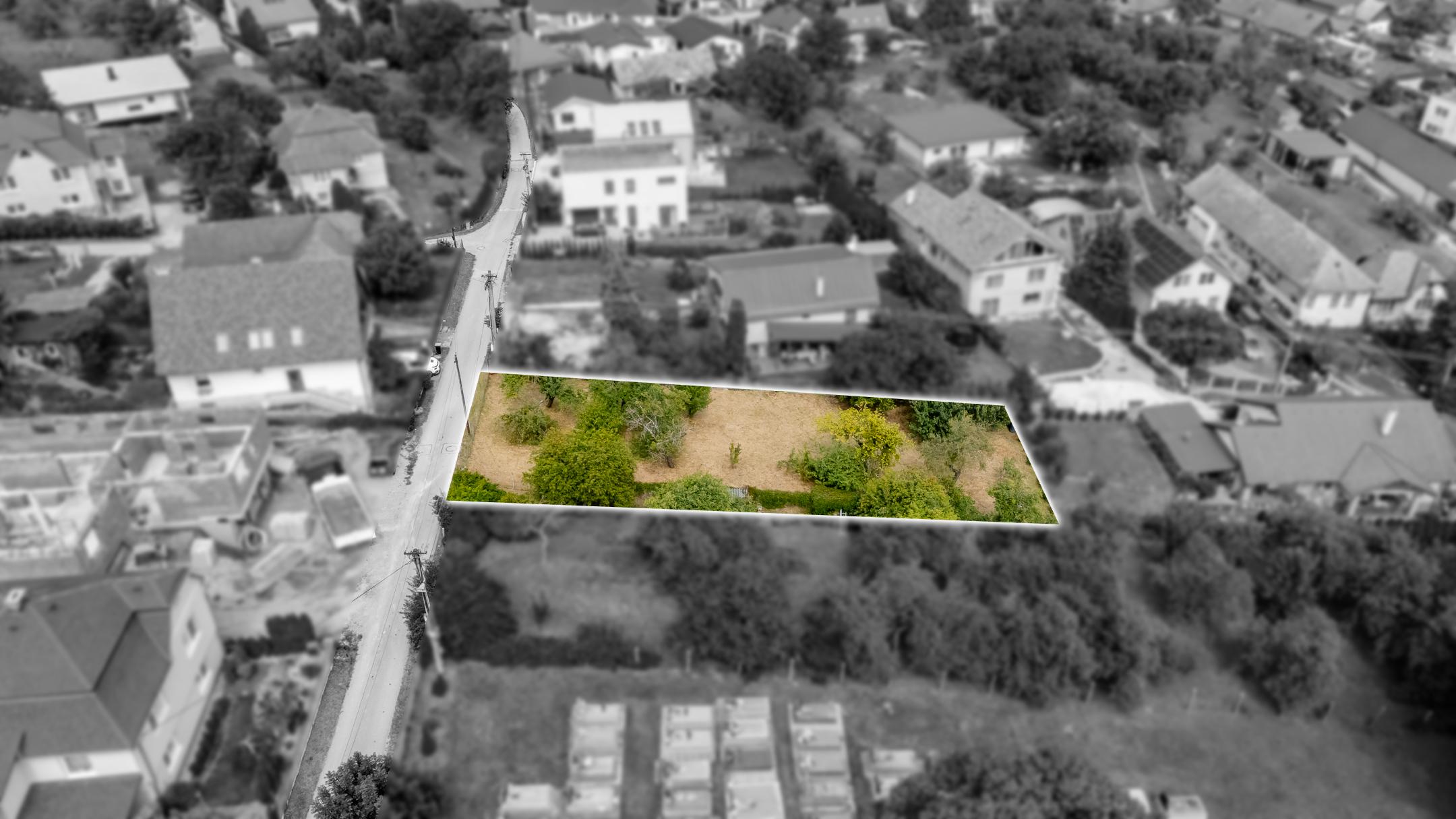 Ponúkam Vám na predaj stavebný pozemok v obci Hrašovík, ktorý je umiestnený v zastavanej časti s asfaltovou prístupovou cestou.