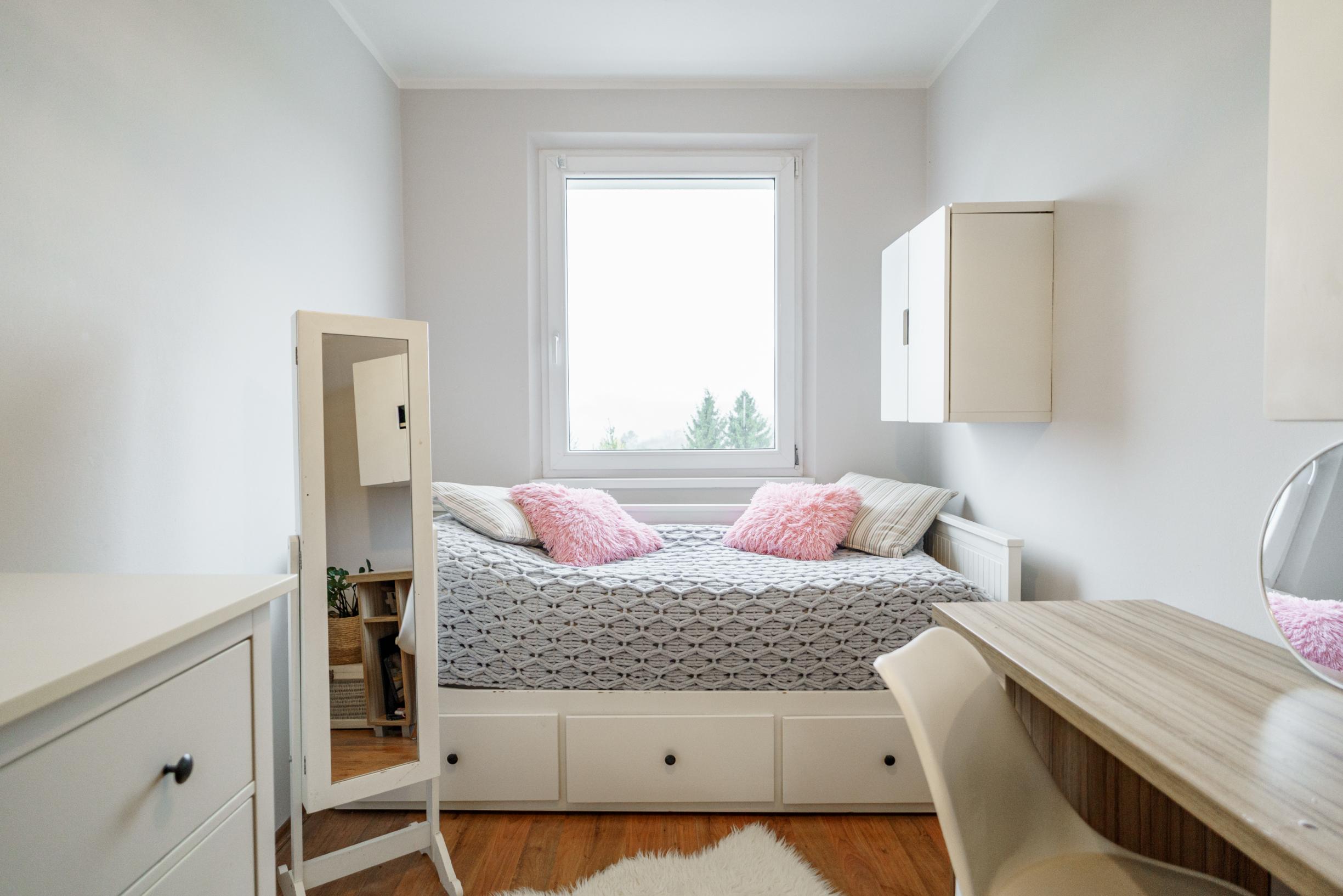 Na predaj vkusne zrekonštruovaný 3-izbový byt s lodžiou na Magurskej ulici v Sásovej, Banská Bystrica