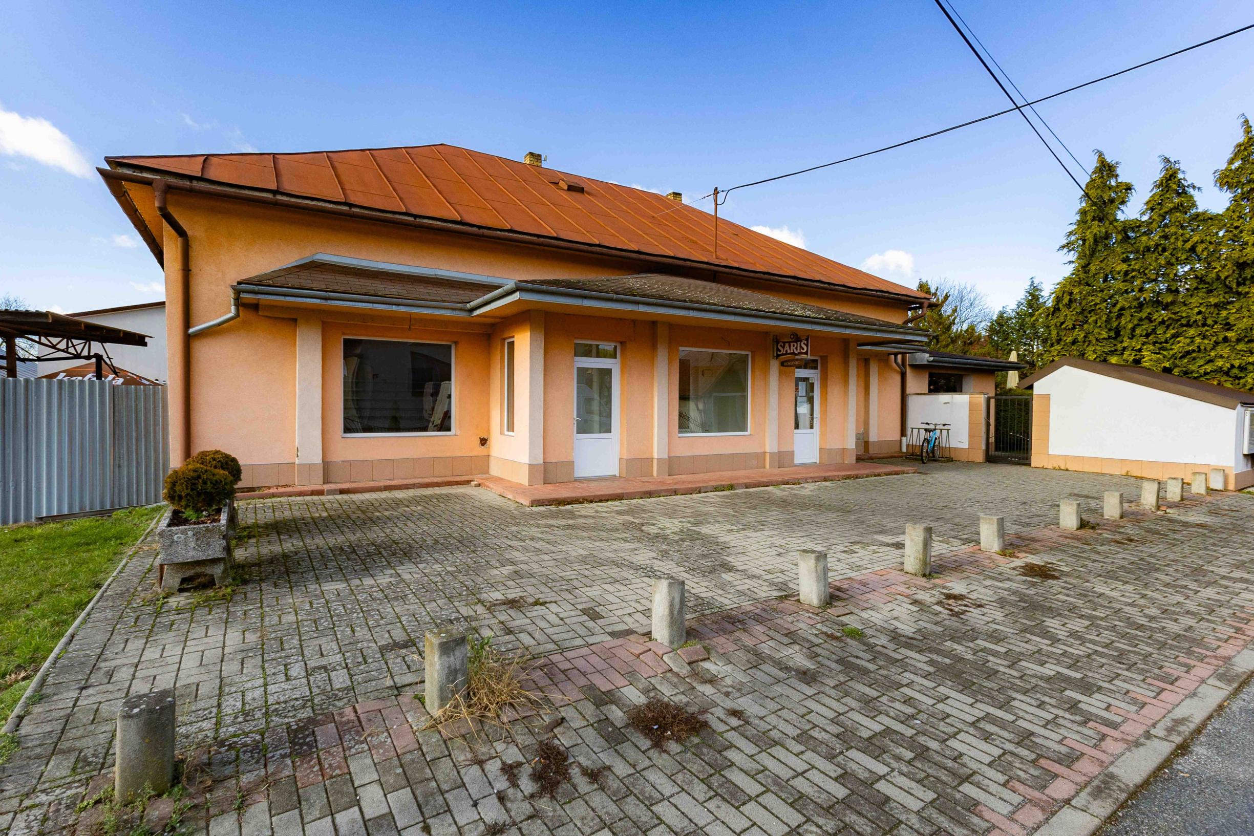 Exkluzívne Vám ponúkame na prenájom  polyfunkčný objekt v Lackovciach