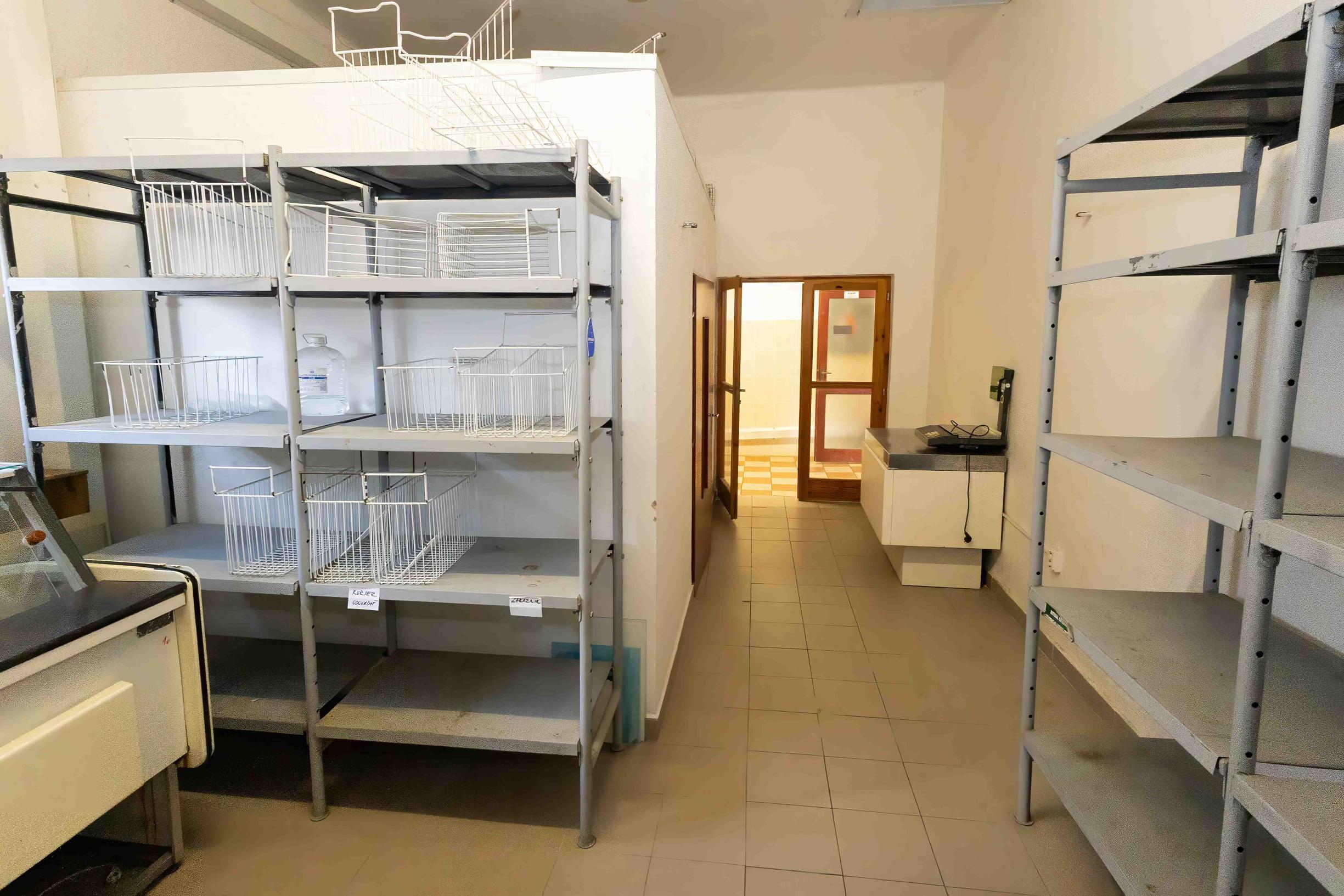 Exkluzívne Vám ponúkame na prenájom  polyfunkčný objekt v Lackovciach