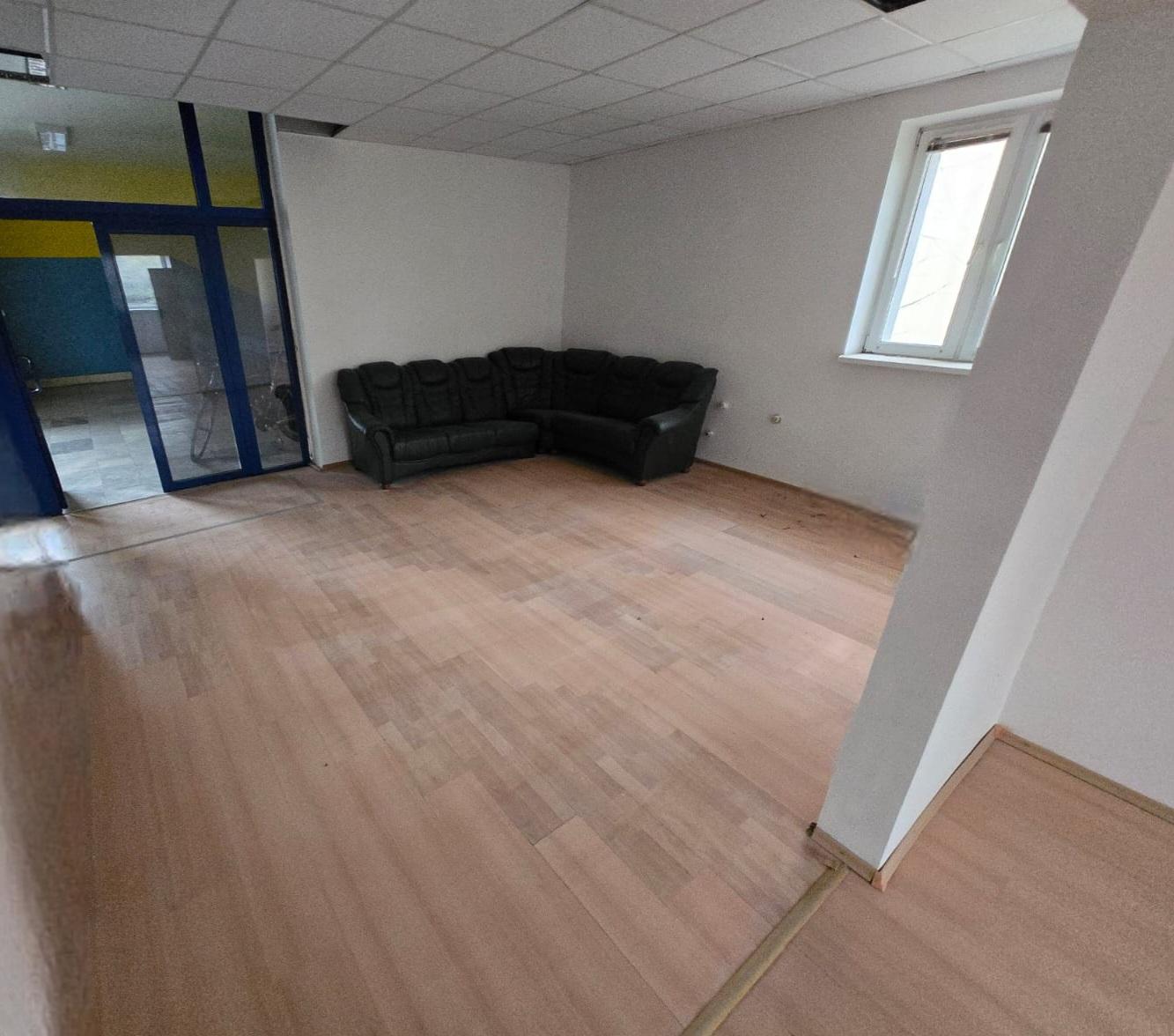 Exkluzívna ponuka! Ponúkam na prenájom obchodný priestor vhodný na podnikanie a prevádzku v centre mesta Poprad, ul. J. Curieho