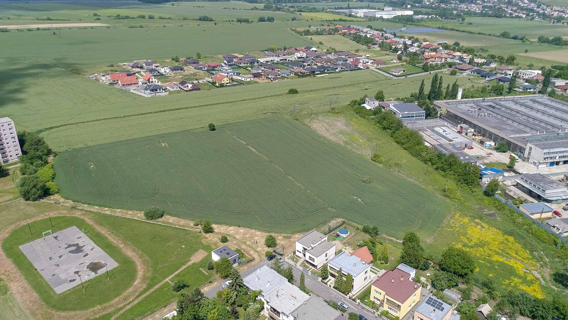 Rozsiahly 3ha stavebný pozemok v Lučenci