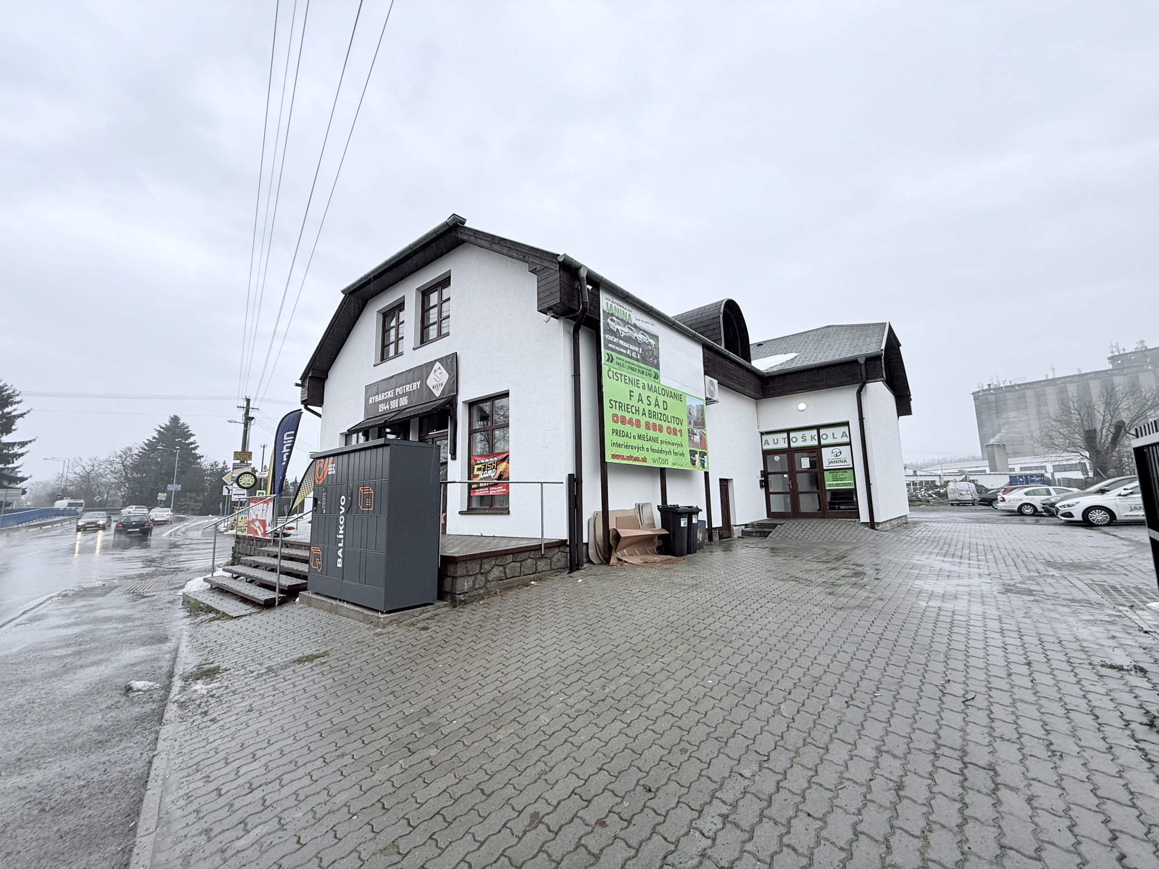 Na prenájom: reprezentatívne komerčné priestory v Čemernom – frekventovaná časť mesta Vranov nad Topľou