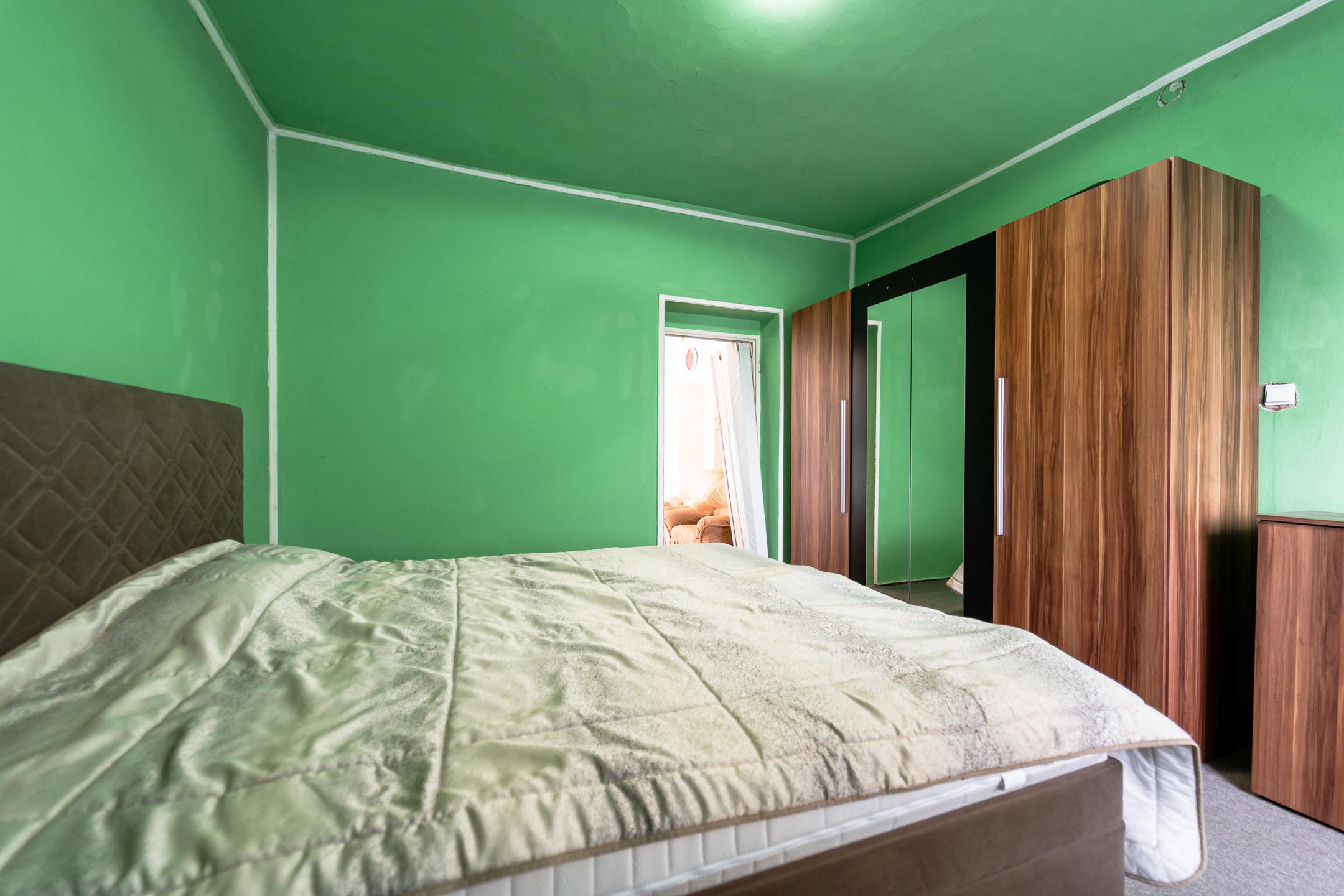 EXKLUZÍVNE vám ponúkame na predaj útulný 4 izbový rodinný dom s príslušenstvom a so slnečným pozemkom v obci Kapoňa (okr.Trebišov)