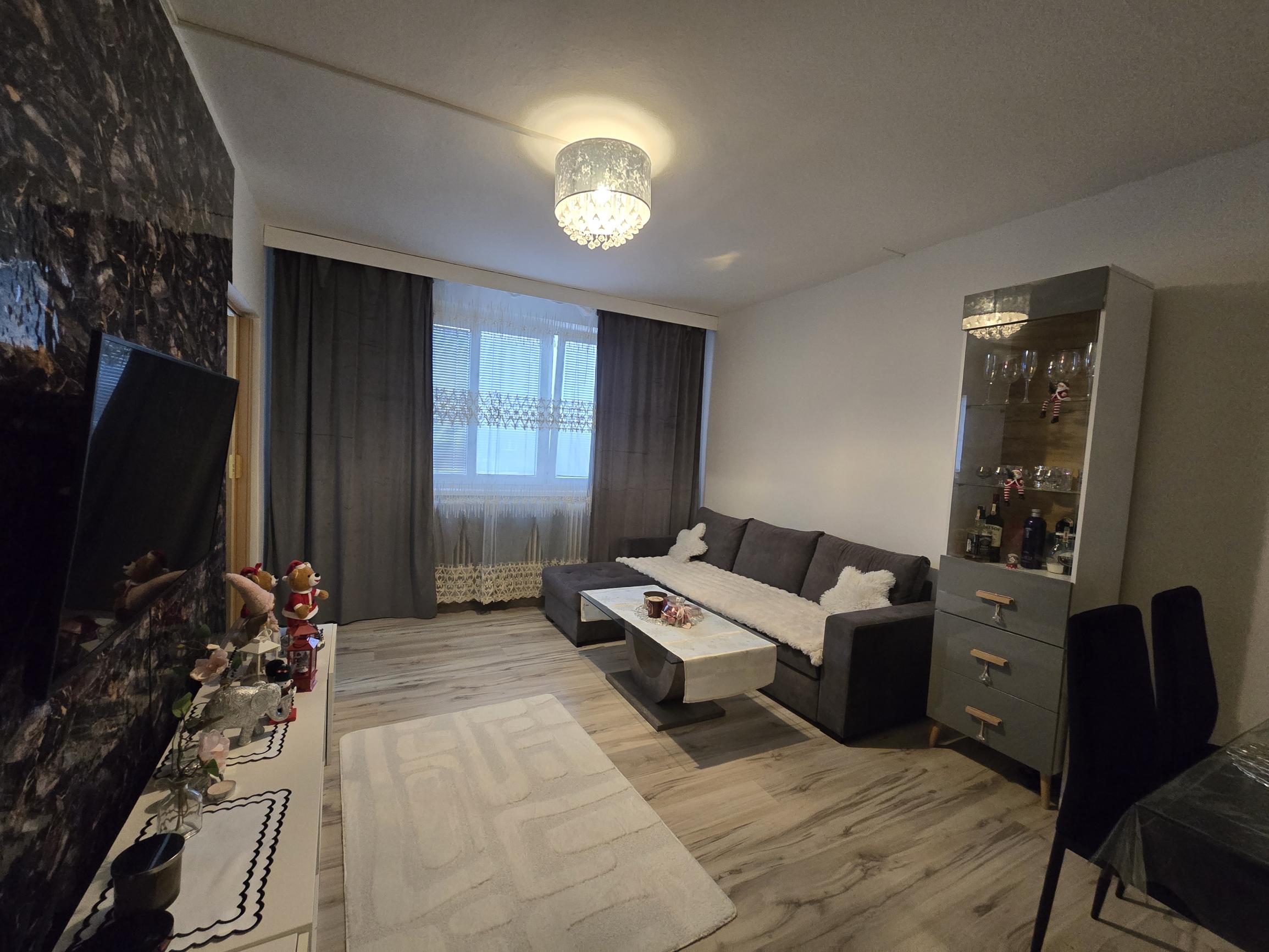 Exkluzívna ponuka! Ponúkam na predaj 2 izbový byt s balkónom v Poprade, časť sídlisko Západ na ul. 29. Augusta