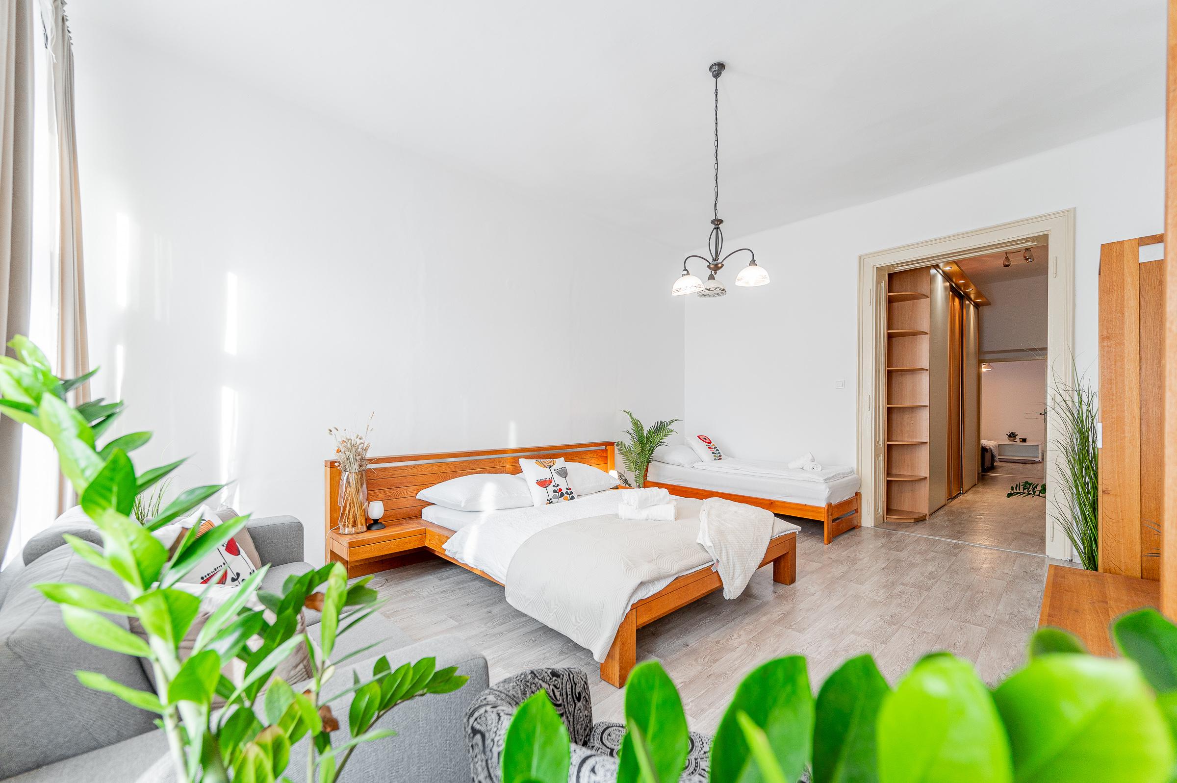 Staromestský 3-izbový byt s vysokými stropmi a parkovaním – centrum Košíc