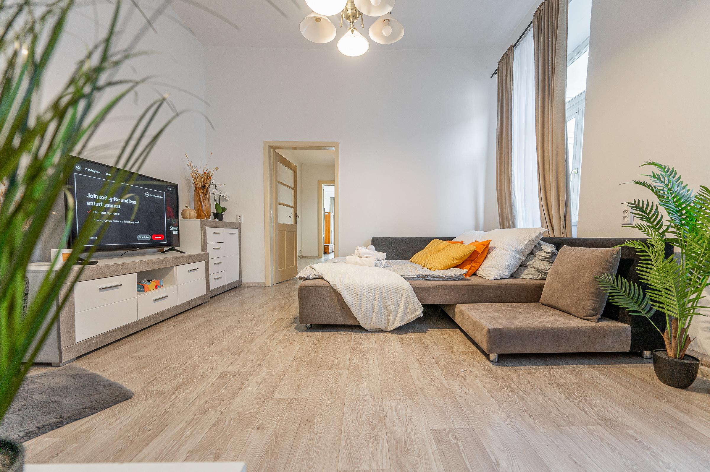 Staromestský 3-izbový byt s vysokými stropmi a parkovaním – centrum Košíc