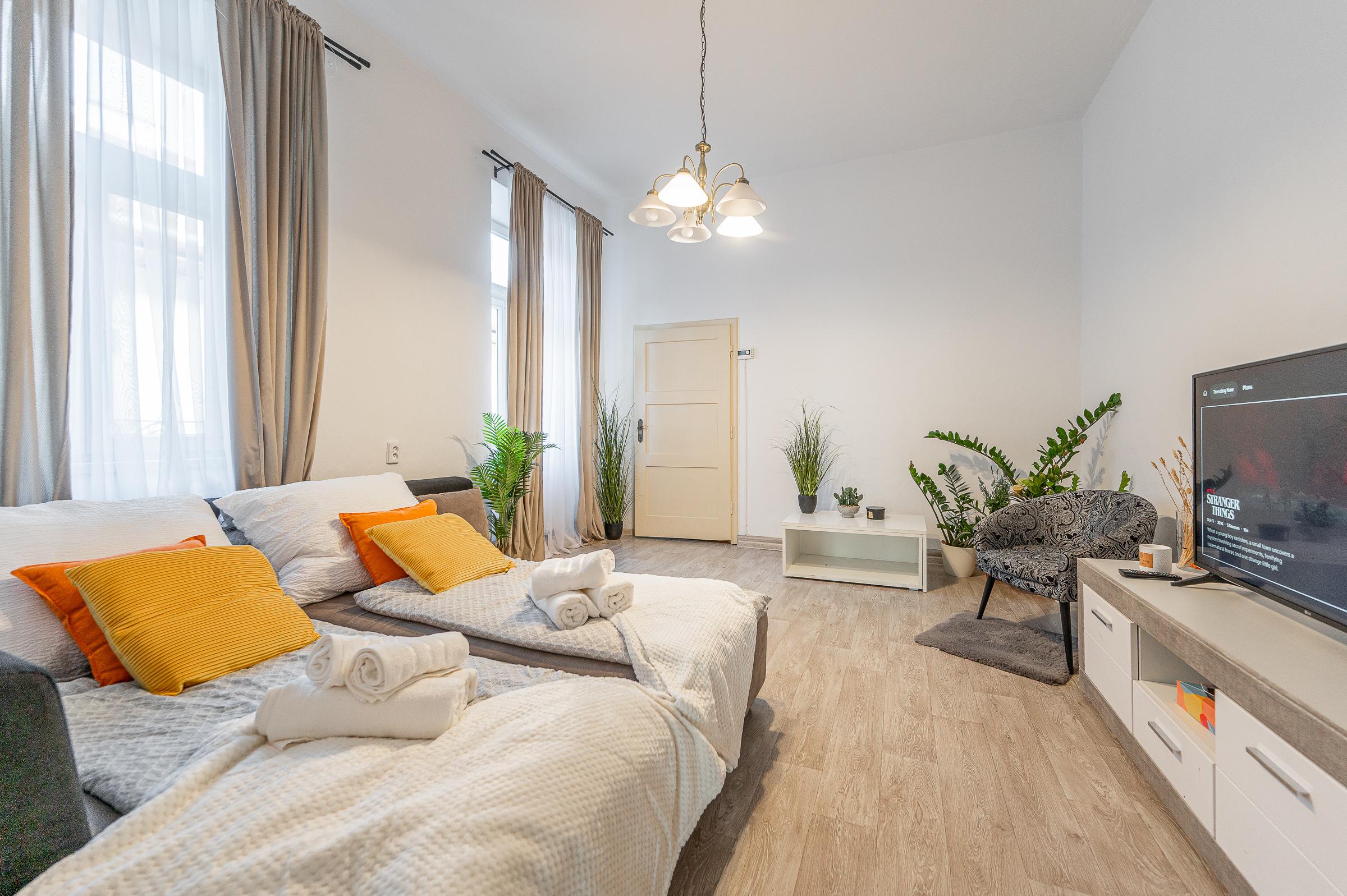 Staromestský 3-izbový byt s vysokými stropmi a parkovaním – centrum Košíc