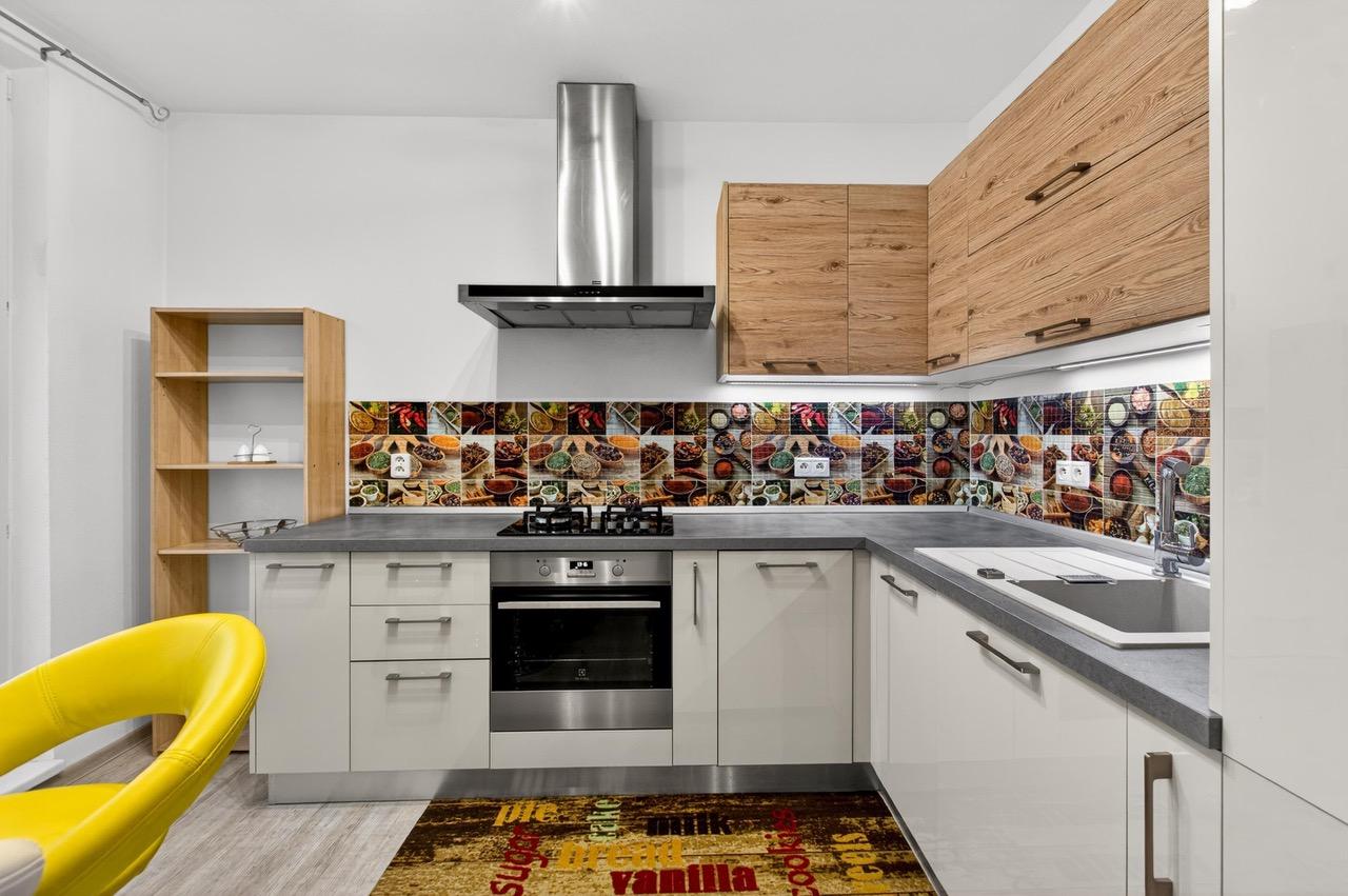 REZERVOVANÉ - Na predaj kompletne zrekonštruovaný 4-izbový byt, 93,30 m2, Lipského ulica, Bratislava-Dúbravka