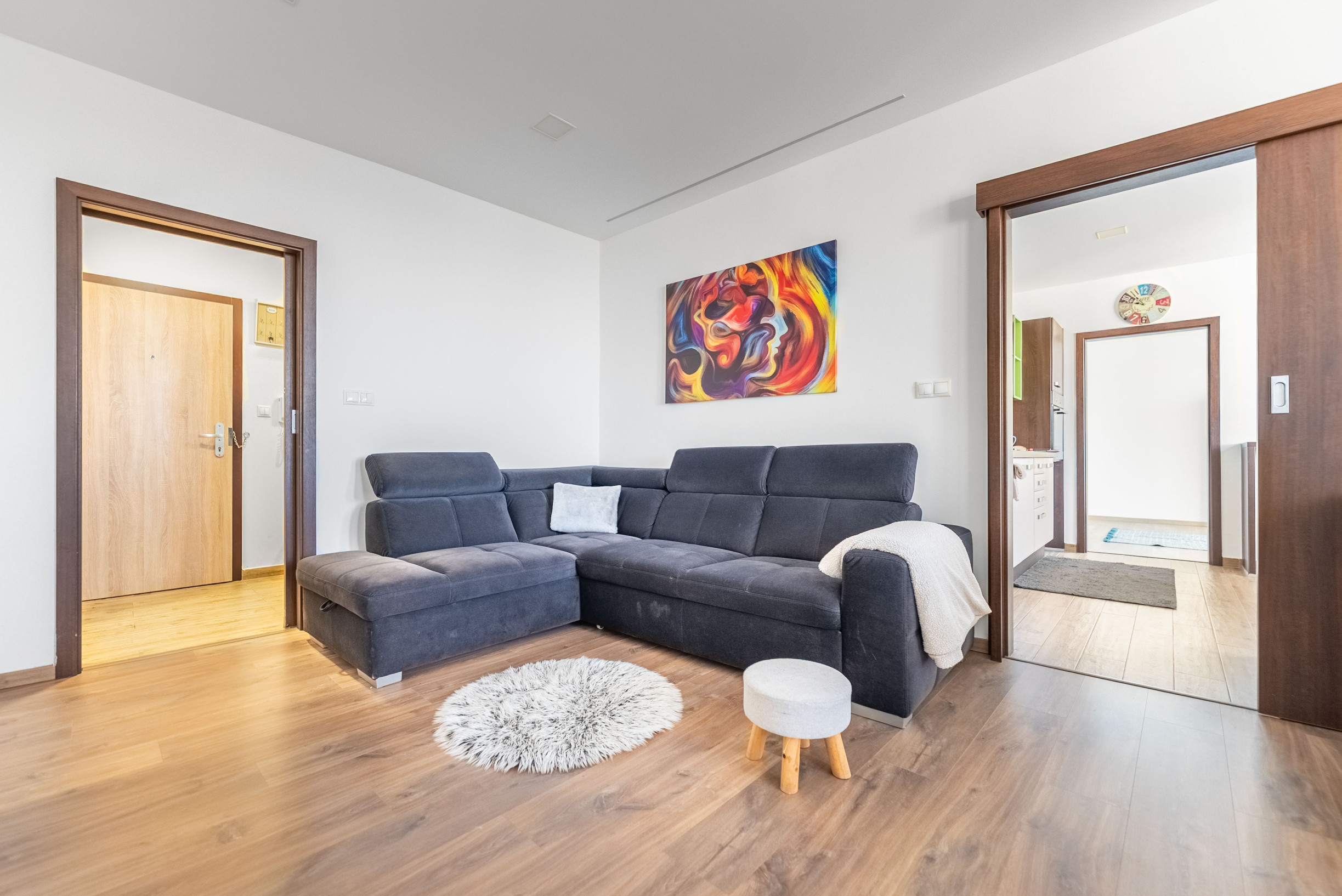 EXKLUZÍVNE: TROJIZBOVÝ VEĽKOMETRÁŽNY BYT V SKALICI