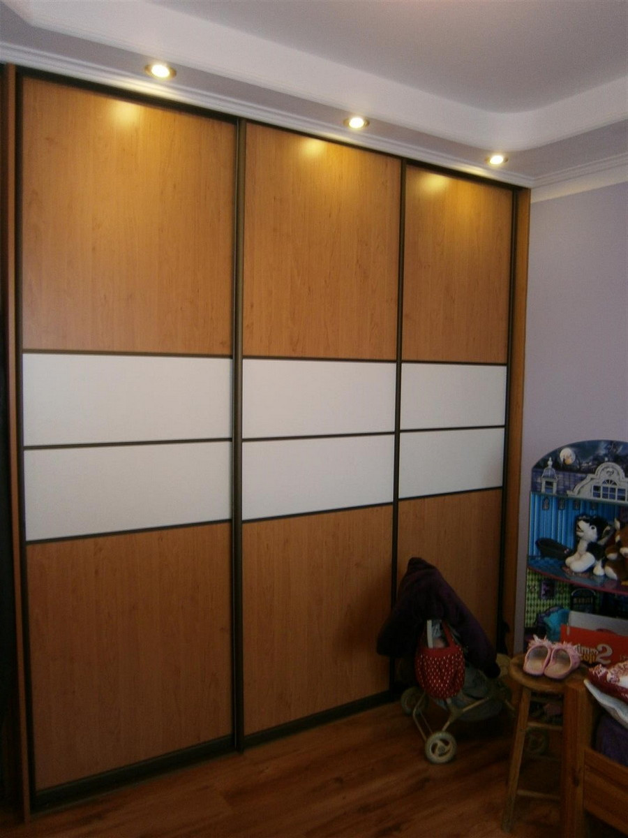 Prenájom 4-izb.byt v rodinnom dome; novostavba; detské ihrisko ; obec Láb