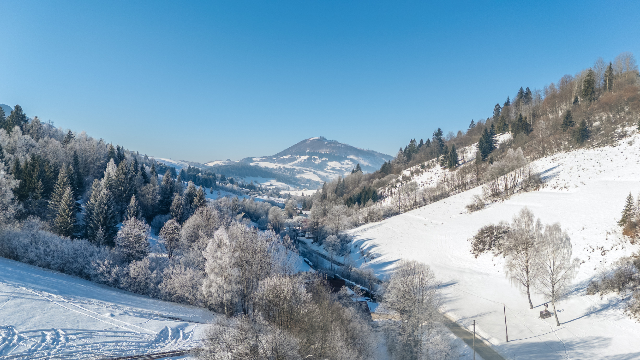 Stavebný pozemok s projektom na 5izbovú chatu a platným stavebným povolením