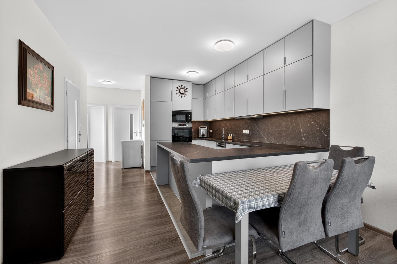 Predaj 4-izbový rodinný dom, novostavba, pozemok 302 m2, Láb, Malacky