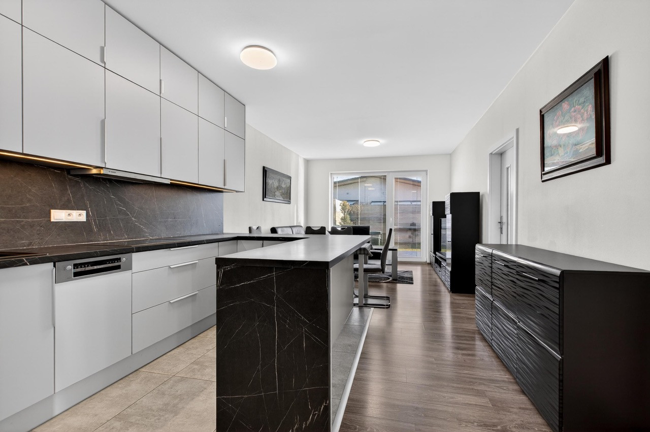 Predaj 4-izbový rodinný dom, novostavba, pozemok 302 m2, Láb, Malacky