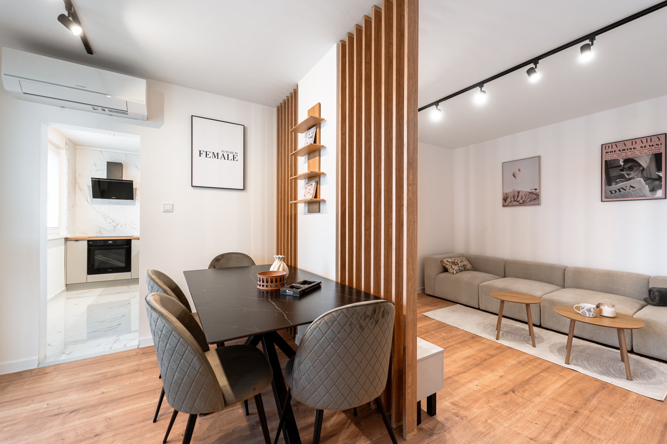 Ponúkame Vám novozrekonštruovaný 4i byt s loggiou na 5. poschodí pri Novej nemocnici.