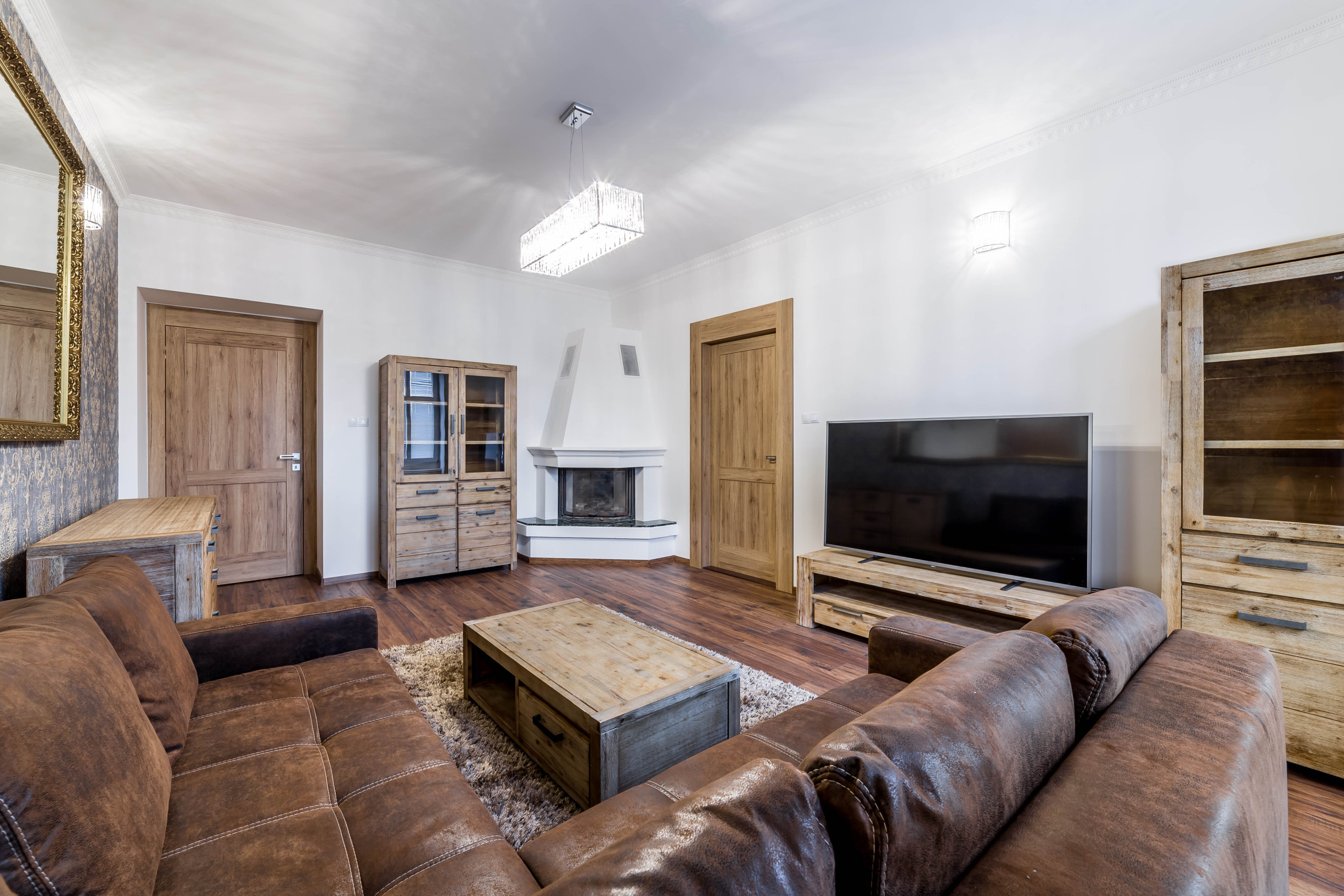 5-izbový byt na prenájom, historické centrum Košíc s parkovaním, 200m2