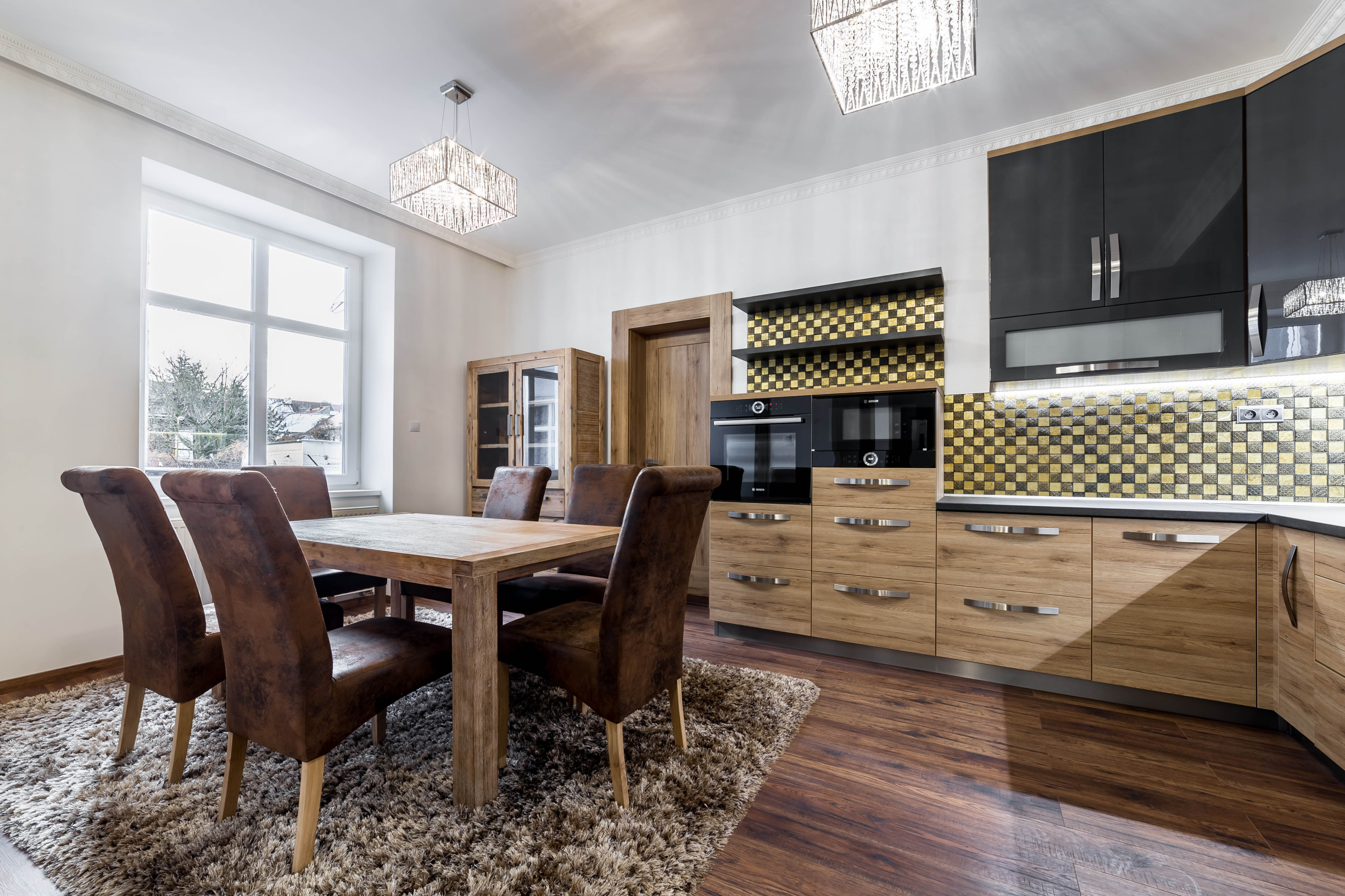 5-izbový byt na prenájom, historické centrum Košíc s parkovaním, 200m2