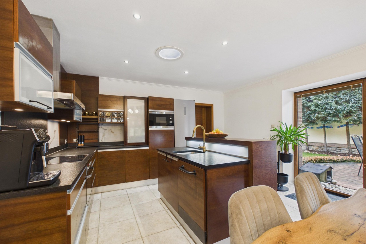 REZERVOVANÉ - Predaj rodinný dom s garážou, pozemok 406 m2, Široká ulica, Skalica