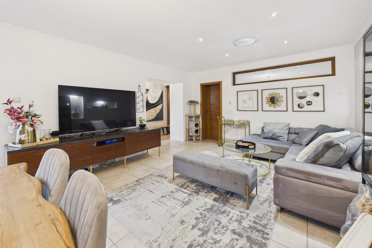 REZERVOVANÉ - Predaj rodinný dom s garážou, pozemok 406 m2, Široká ulica, Skalica