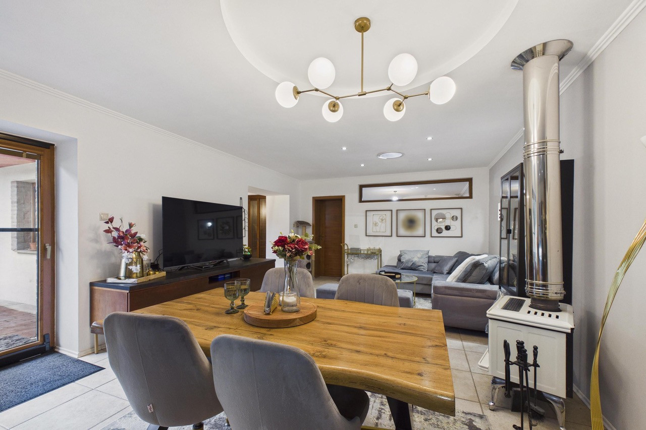 REZERVOVANÉ - Predaj rodinný dom s garážou, pozemok 406 m2, Široká ulica, Skalica