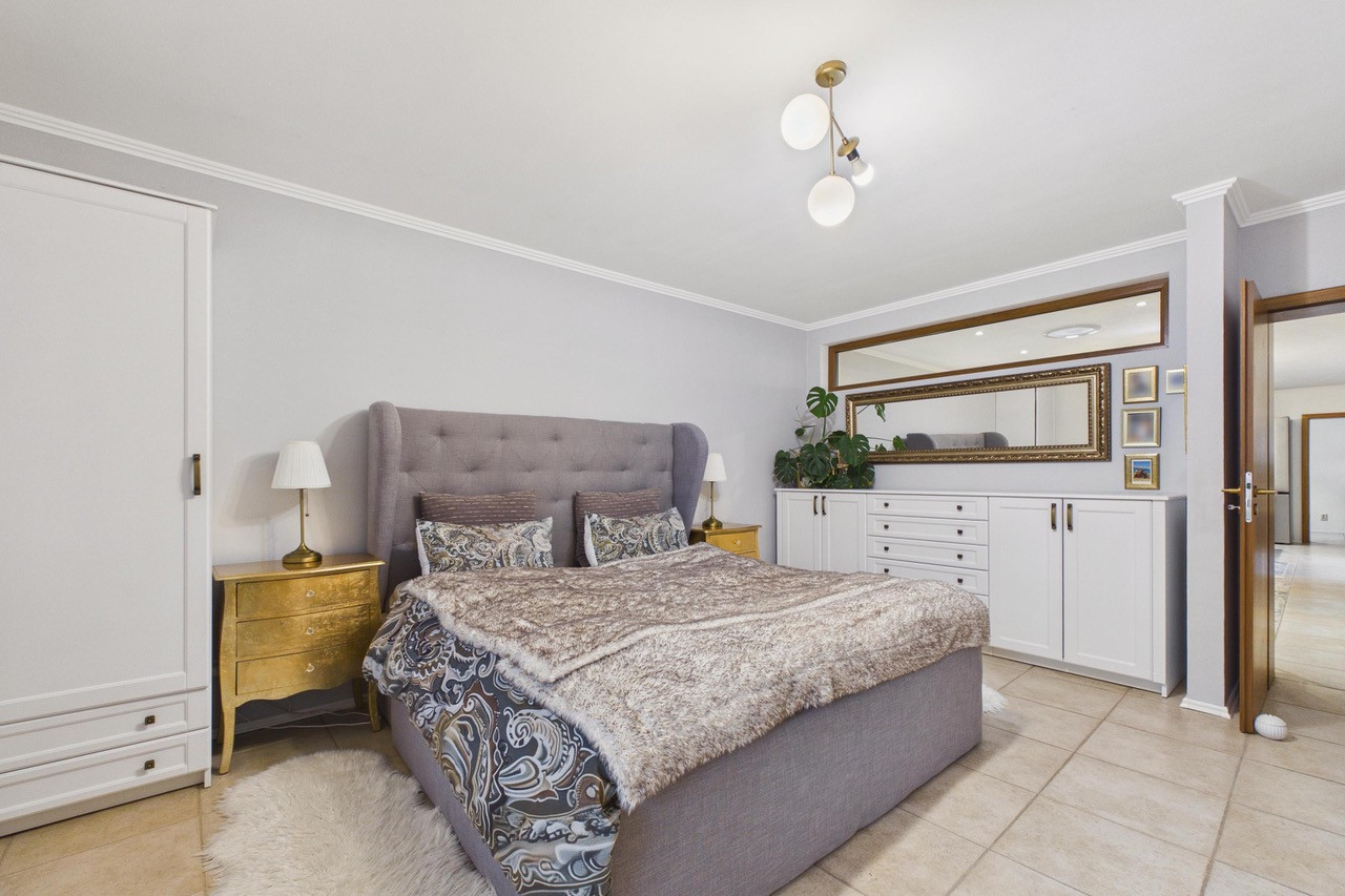 REZERVOVANÉ - Predaj rodinný dom s garážou, pozemok 406 m2, Široká ulica, Skalica