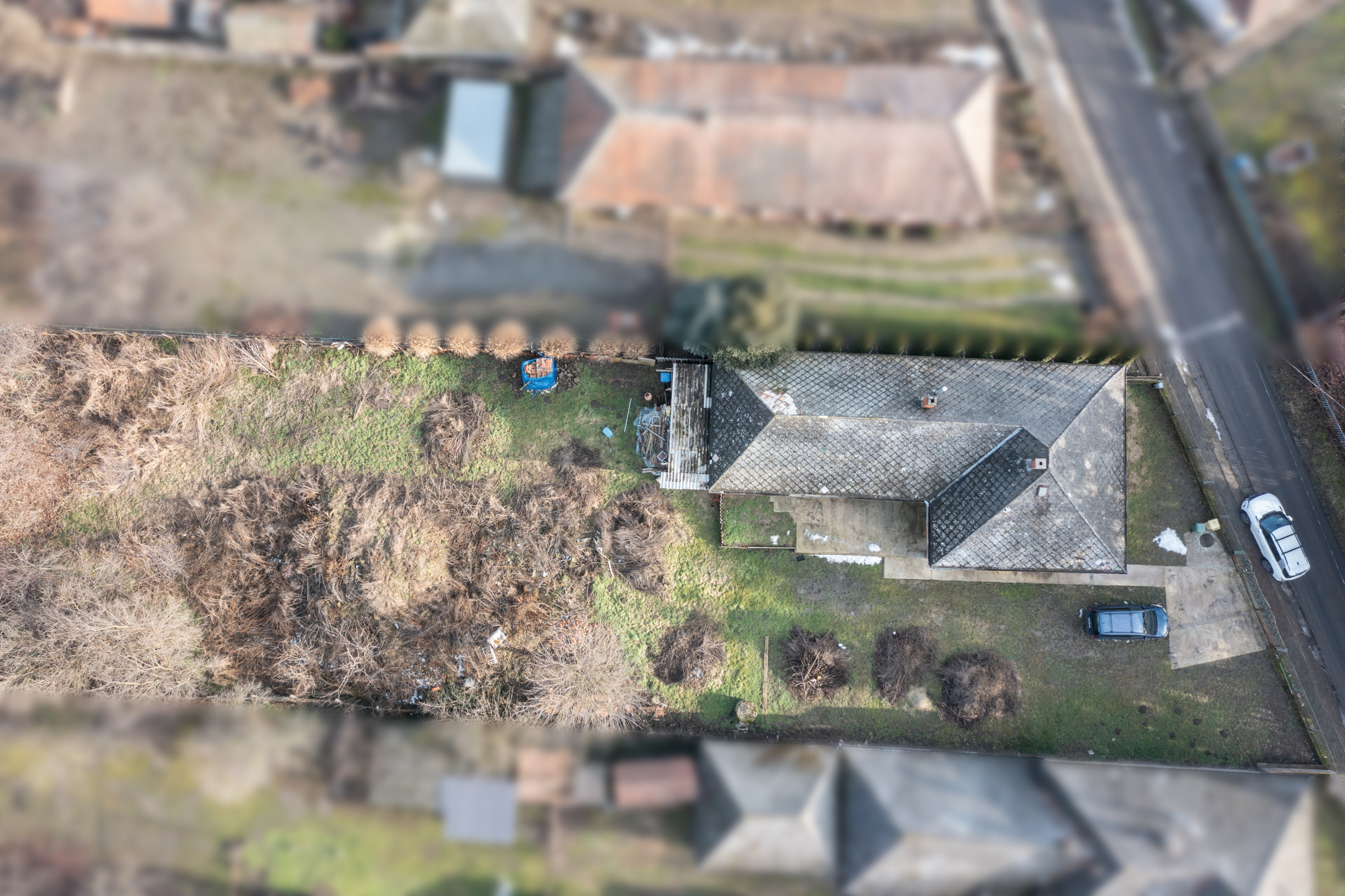 EXKLUZÍVNE vám ponúkame na predaj  rodinný dom v pôvodnom stave v obci Karcsa (Maďarsko)