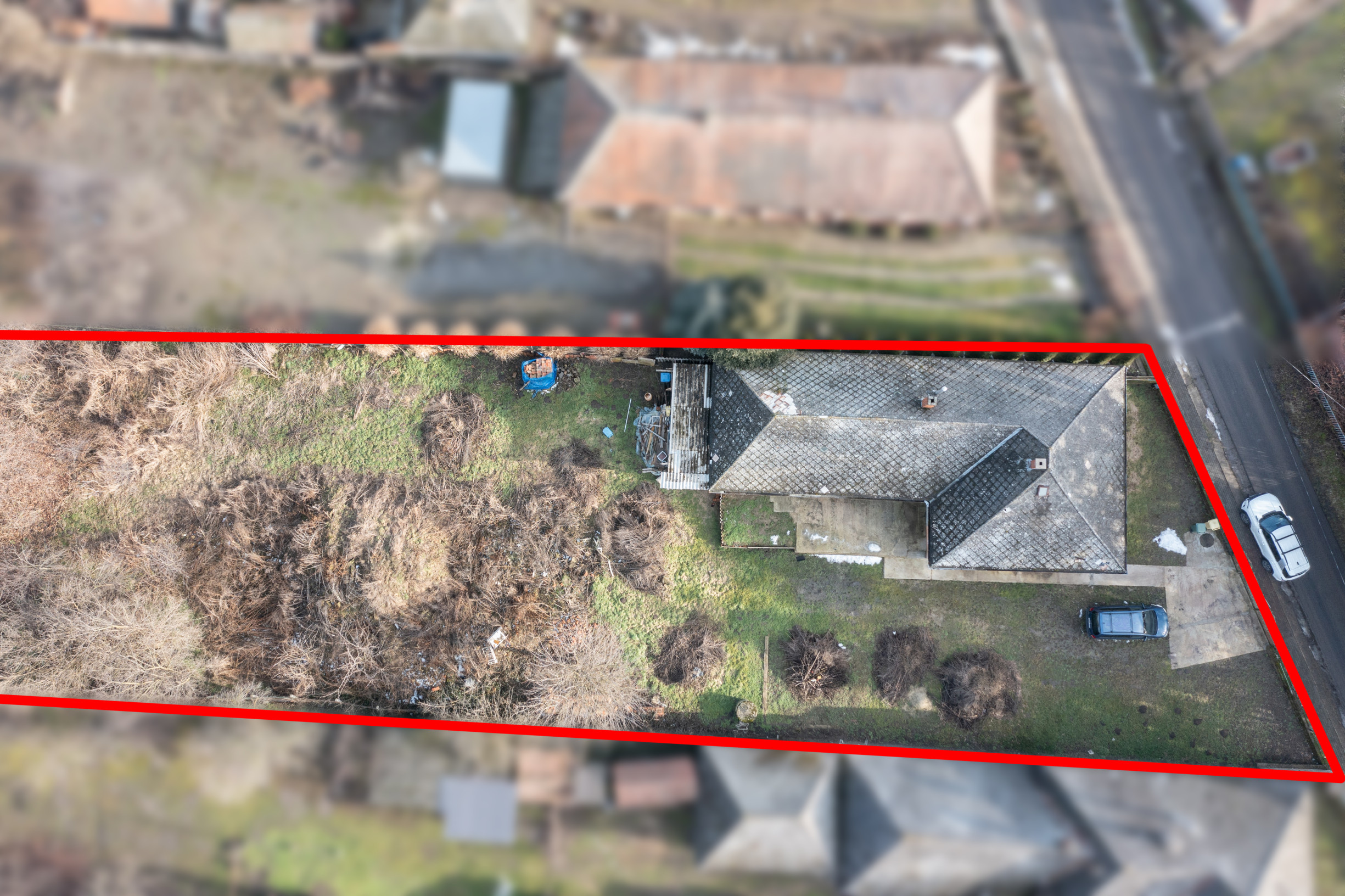 EXKLUZÍVNE vám ponúkame na predaj  rodinný dom v pôvodnom stave v obci Karcsa (Maďarsko)