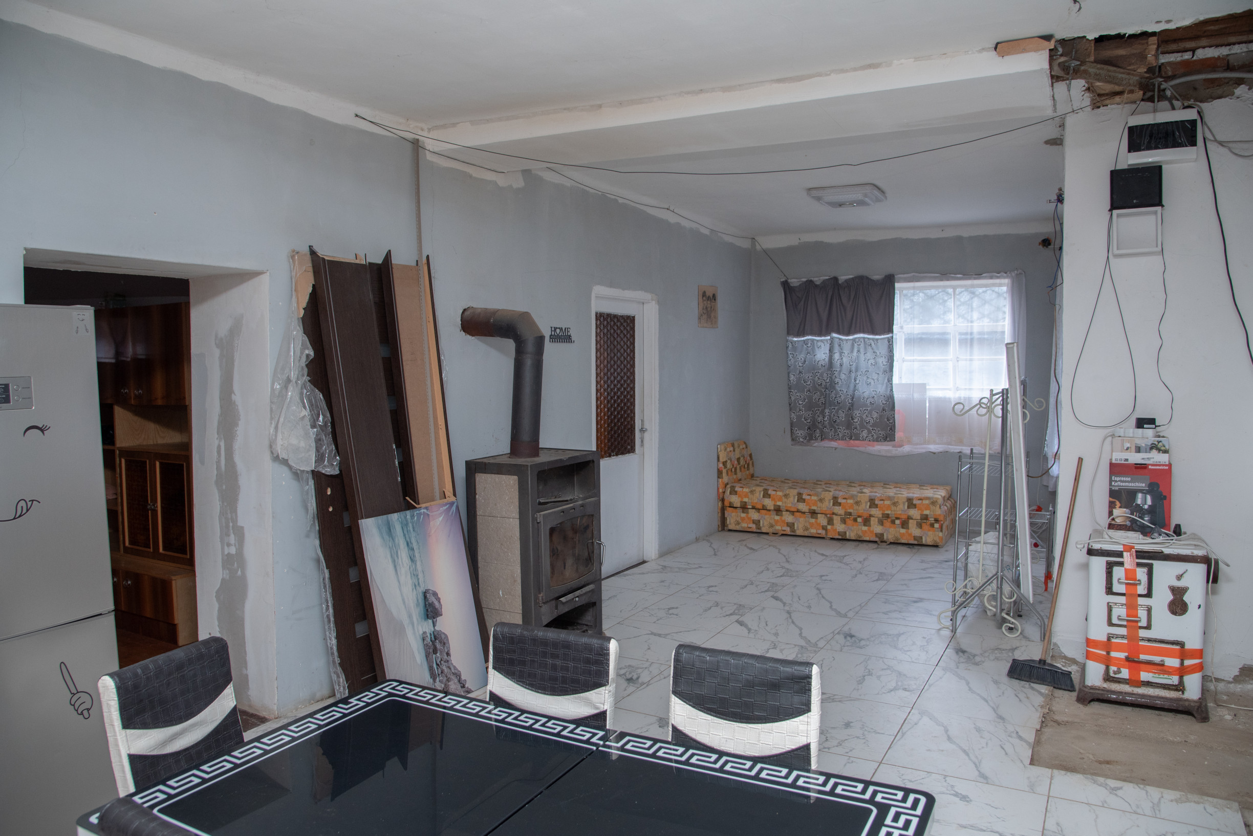 EXKLUZÍVNE vám ponúkame na predaj  rodinný dom v pôvodnom stave v obci Karcsa (Maďarsko)