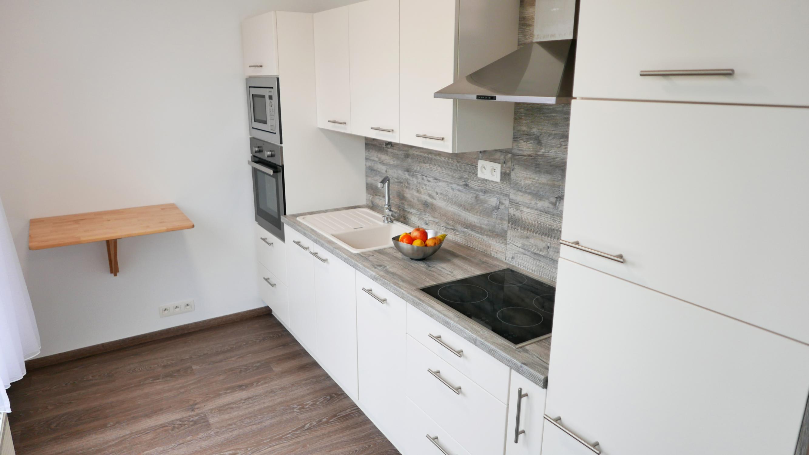 Ponúkame na prenájom 2-izbový byt 60,80m2 v projekte Viktória-Košická ul. Ba s parkovaním v garáži