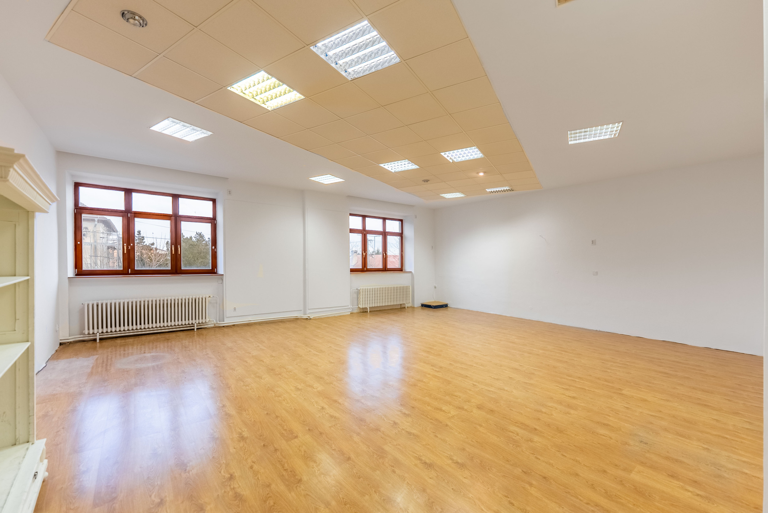 PONUKA PRENÁJMU OBCHODNÝCH PRIESTOROV V CÍFERI • 80 m2 v polyfunkčnej budove v centre dediny