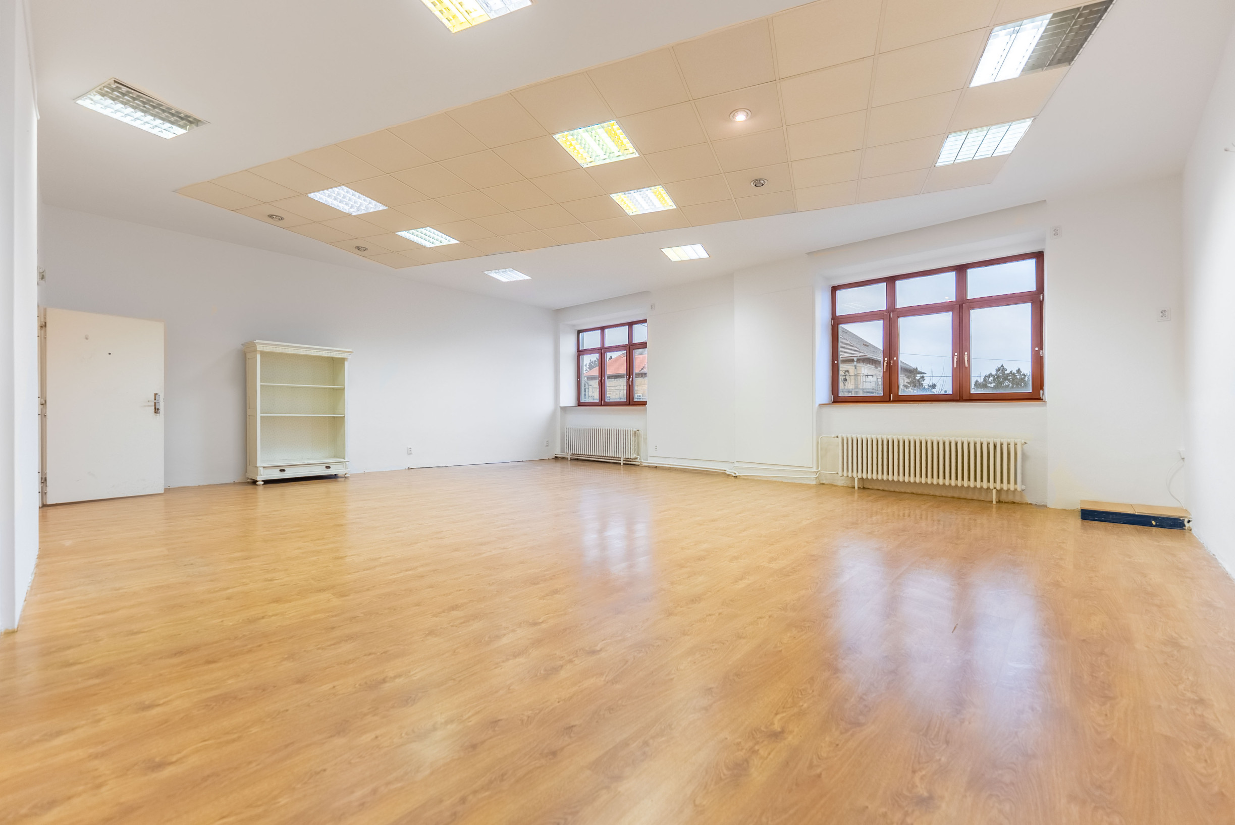 PONUKA PRENÁJMU OBCHODNÝCH PRIESTOROV V CÍFERI • 80 m2 v polyfunkčnej budove v centre dediny