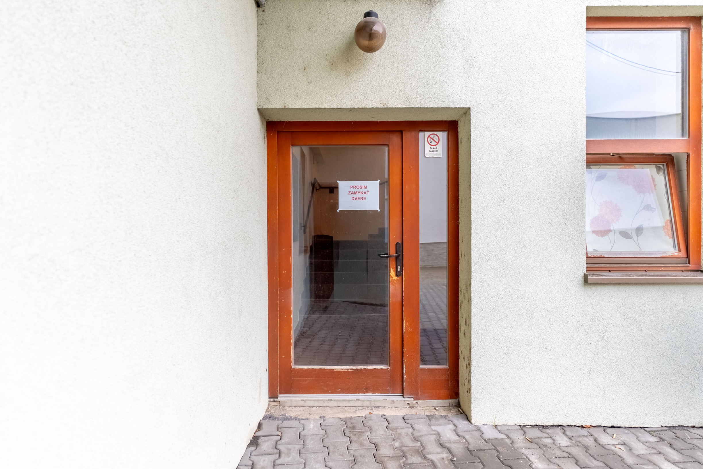 PONUKA PRENÁJMU OBCHODNÝCH PRIESTOROV V CÍFERI • 80 m2 v polyfunkčnej budove v centre dediny