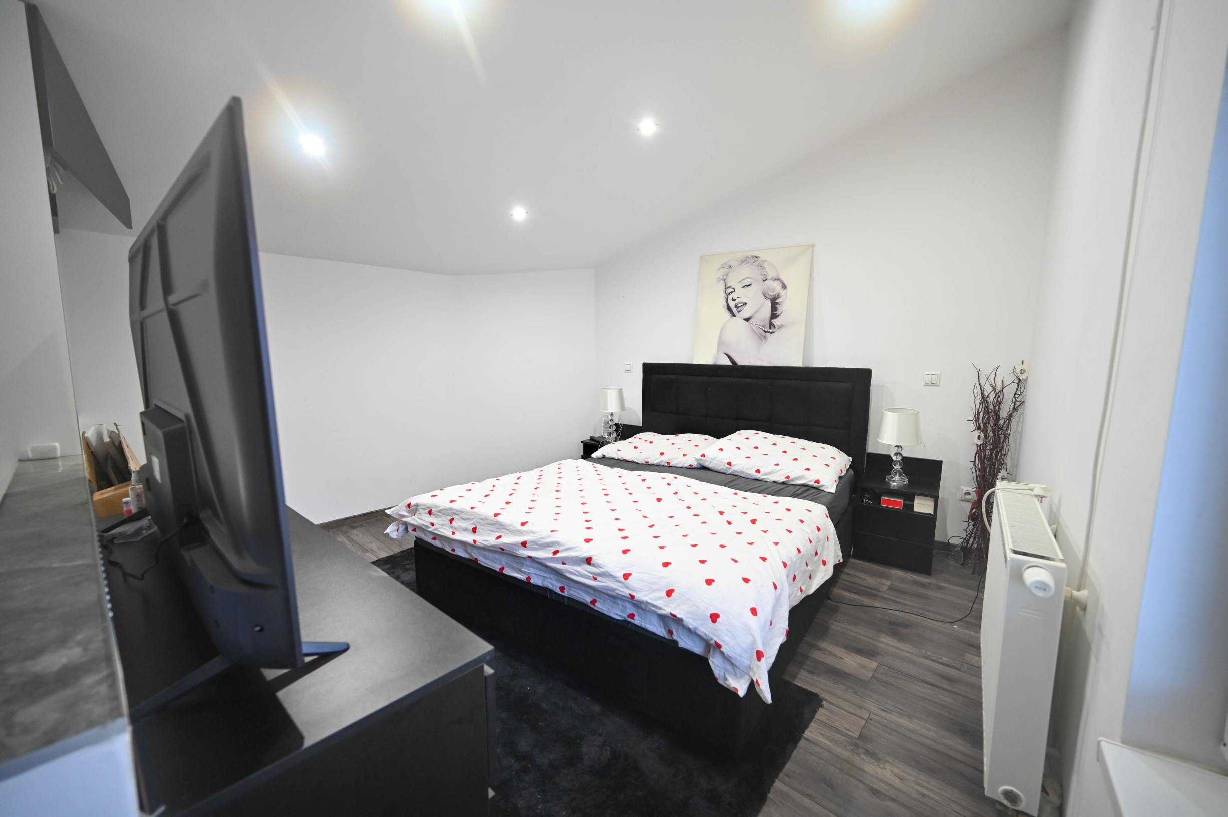 PREDAJ, INVESTIČNÁ NEHNUTEĽNOSŤ S OKAMŽITÝM VÝNOSOM, RODINNÝ DOM – 3 BYTOVÉ JEDNOTKY POD JEDNOU STRECHOU, Hlohovec