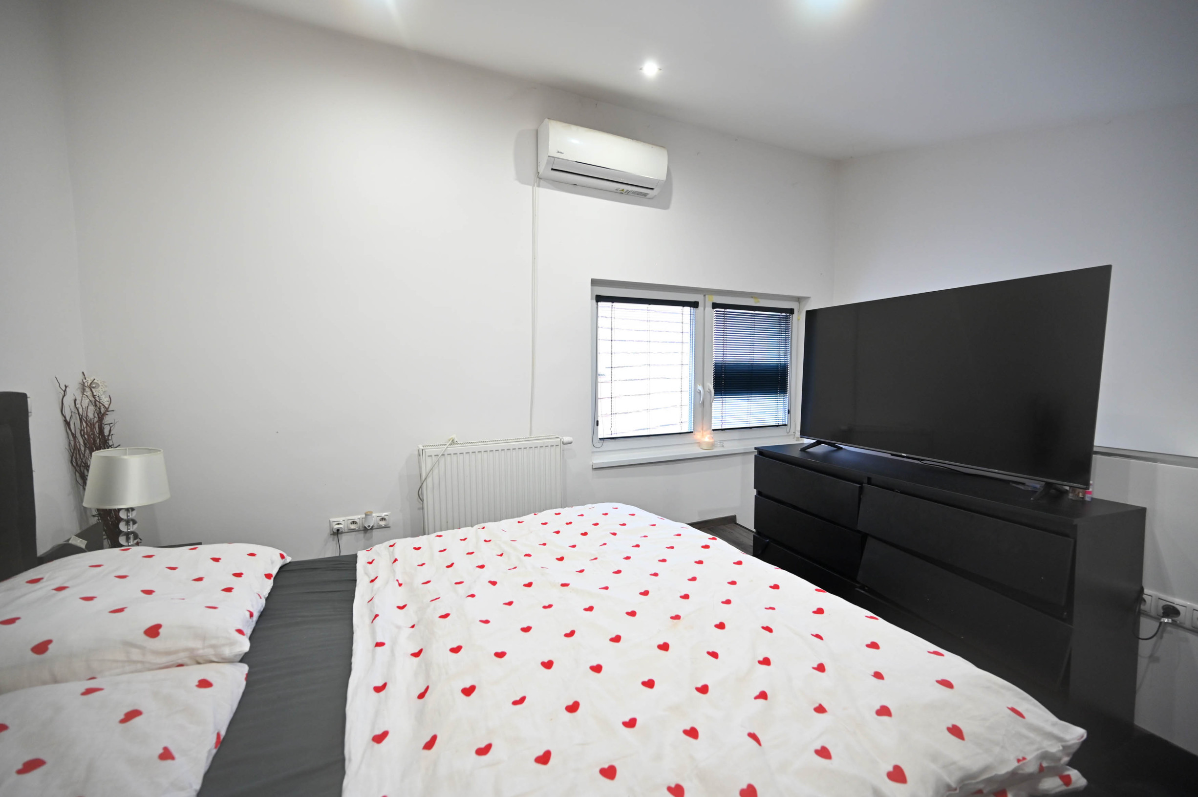 PREDAJ, INVESTIČNÁ NEHNUTEĽNOSŤ S OKAMŽITÝM VÝNOSOM, RODINNÝ DOM – 3 BYTOVÉ JEDNOTKY POD JEDNOU STRECHOU, Hlohovec