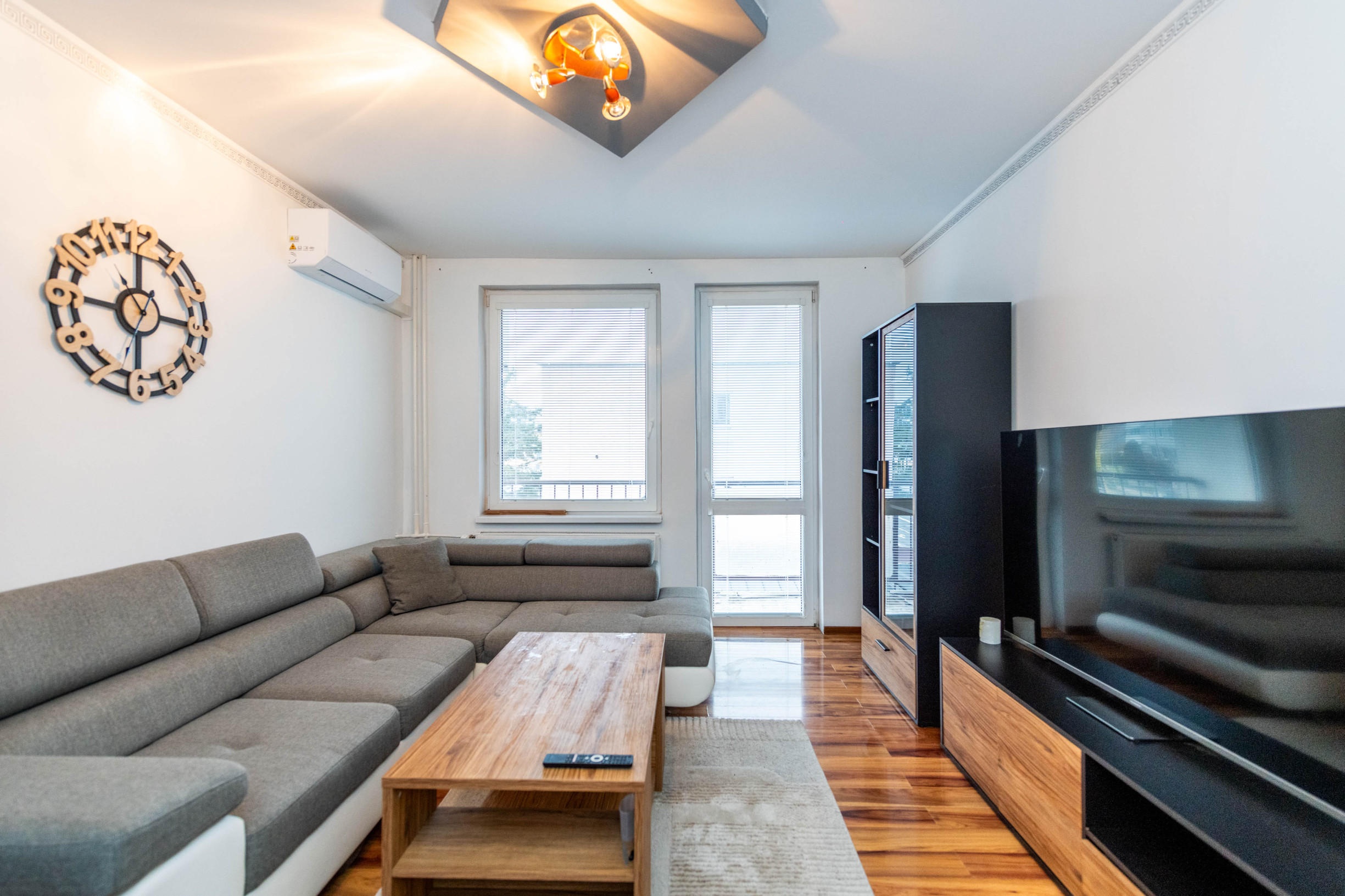 REZERVOVANÉ - 1-izbový byt po rekonštrukcii - Sečovce, Obchodná ulica, 31 m2!